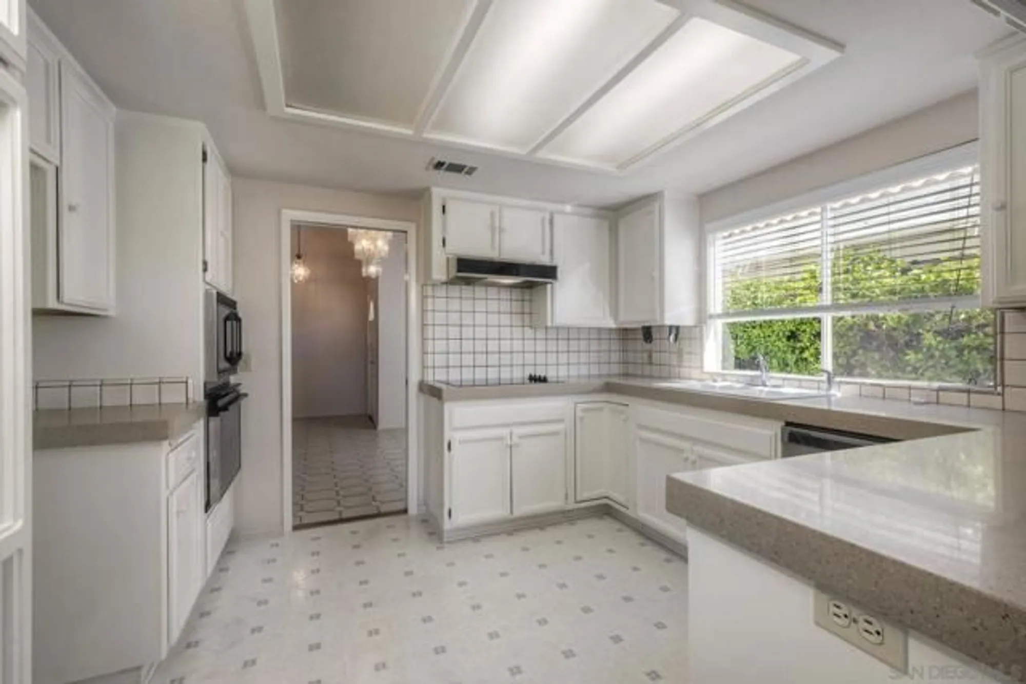 Property Slideshow image 8 of 42 | 1089 ridge heights dr, Fallbrook, CA, 92028