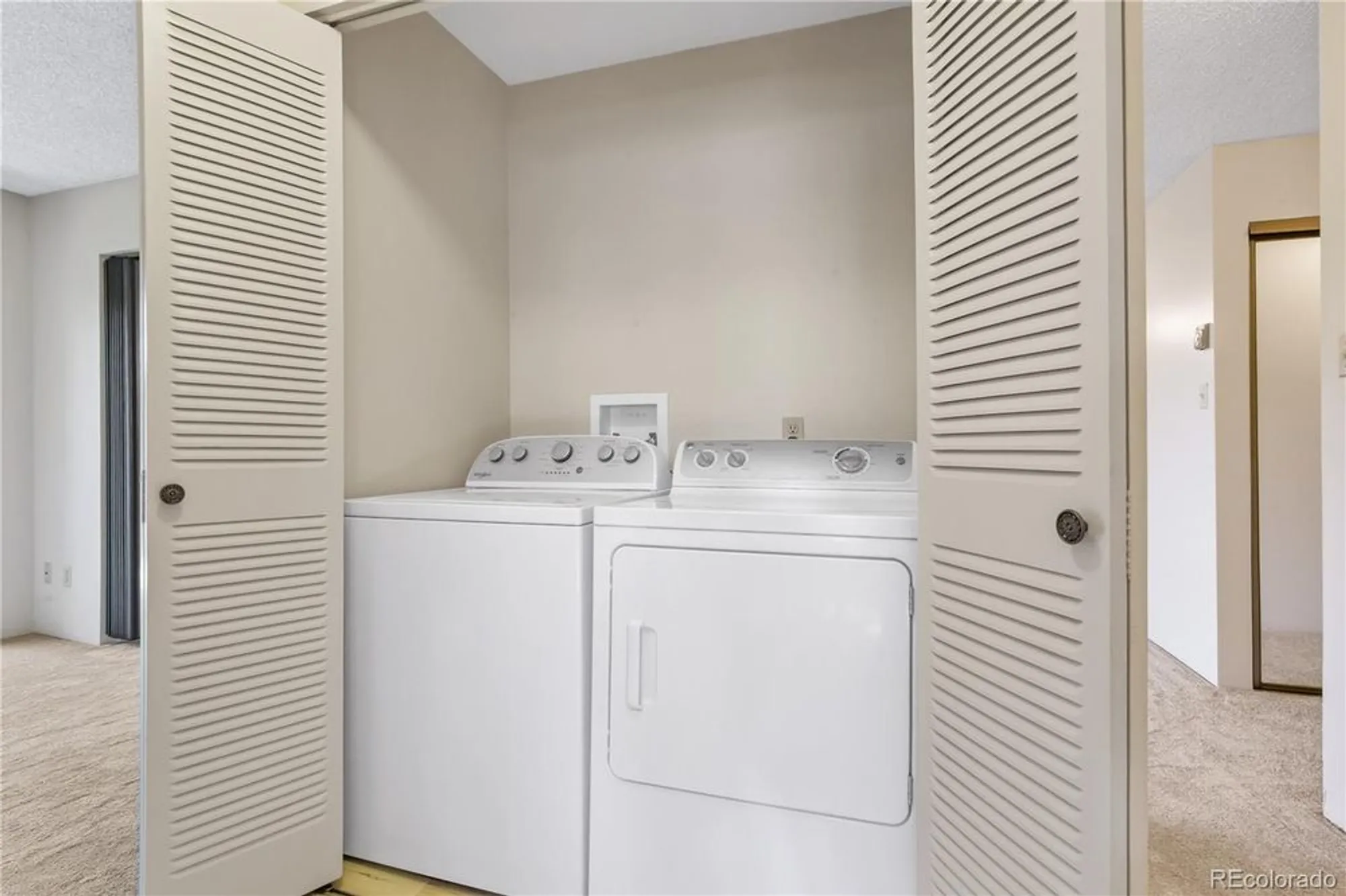 Property Slideshow image 17 of 45 | 13691 e marina dr 208, Aurora, CO, 80014