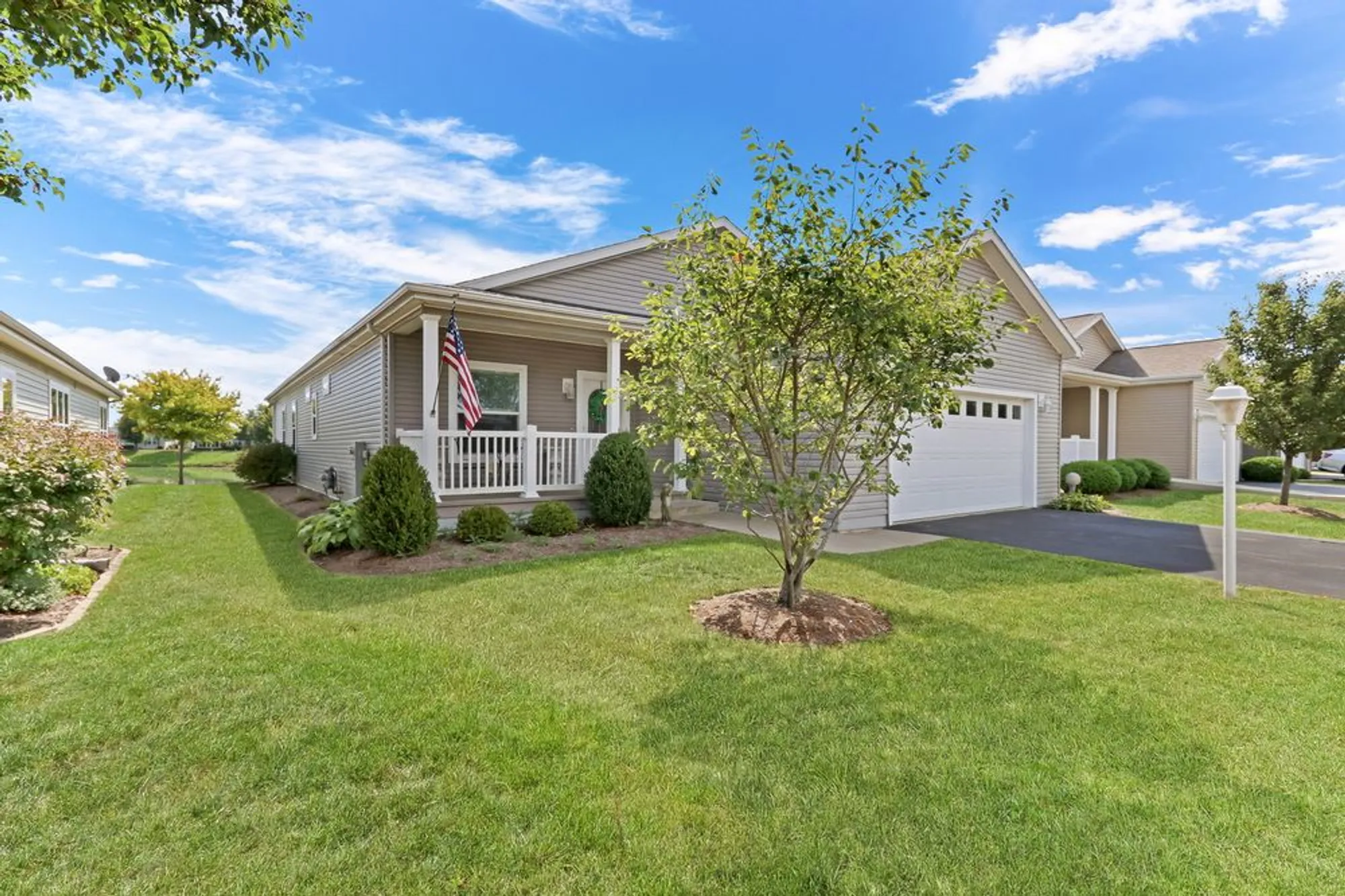 Property Slideshow image 24 of 24 | 305 legacy ct, Grayslake, IL, 60030