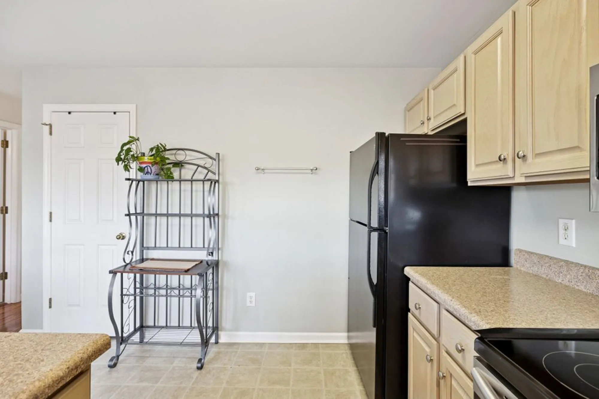 Property Slideshow image 17 of 49 | 117 newsom grn, Nashville, TN, 37221