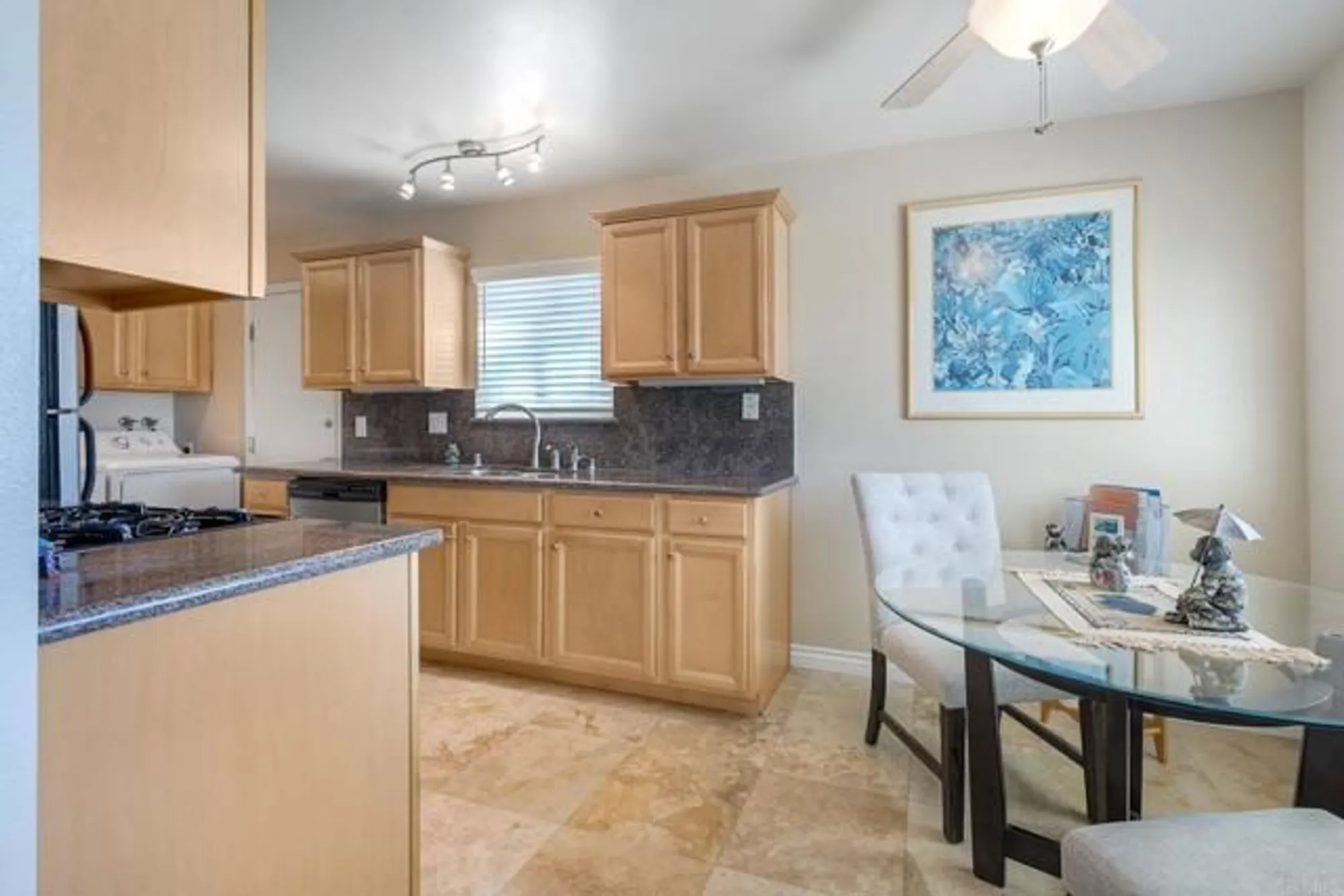 Property Slideshow image 8 of 27 | 3711 mira pacific dr, Oceanside, CA, 92056