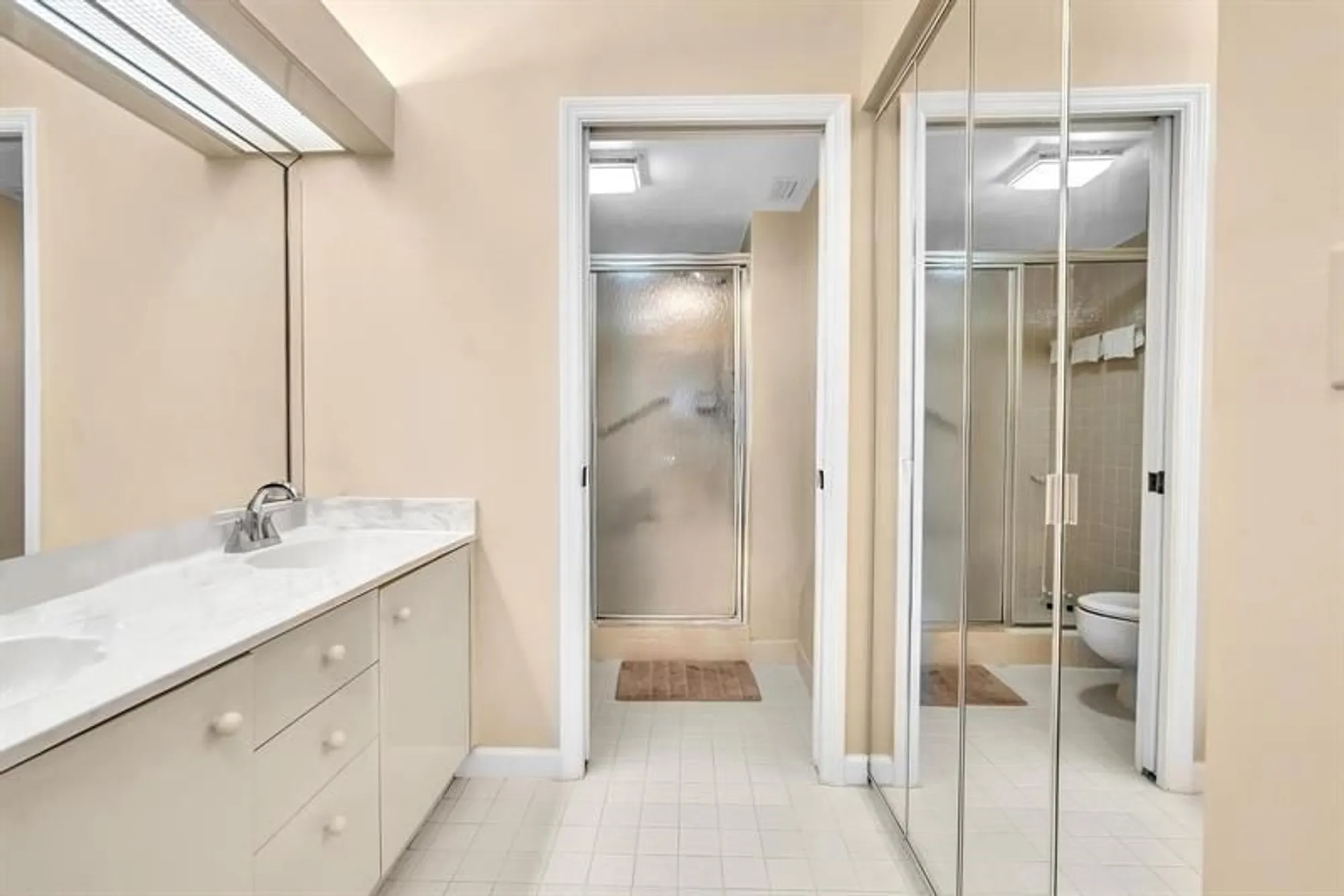 Property Slideshow image 30 of 83 | 7449 fairfax dr 211, Tamarac, FL, 33321