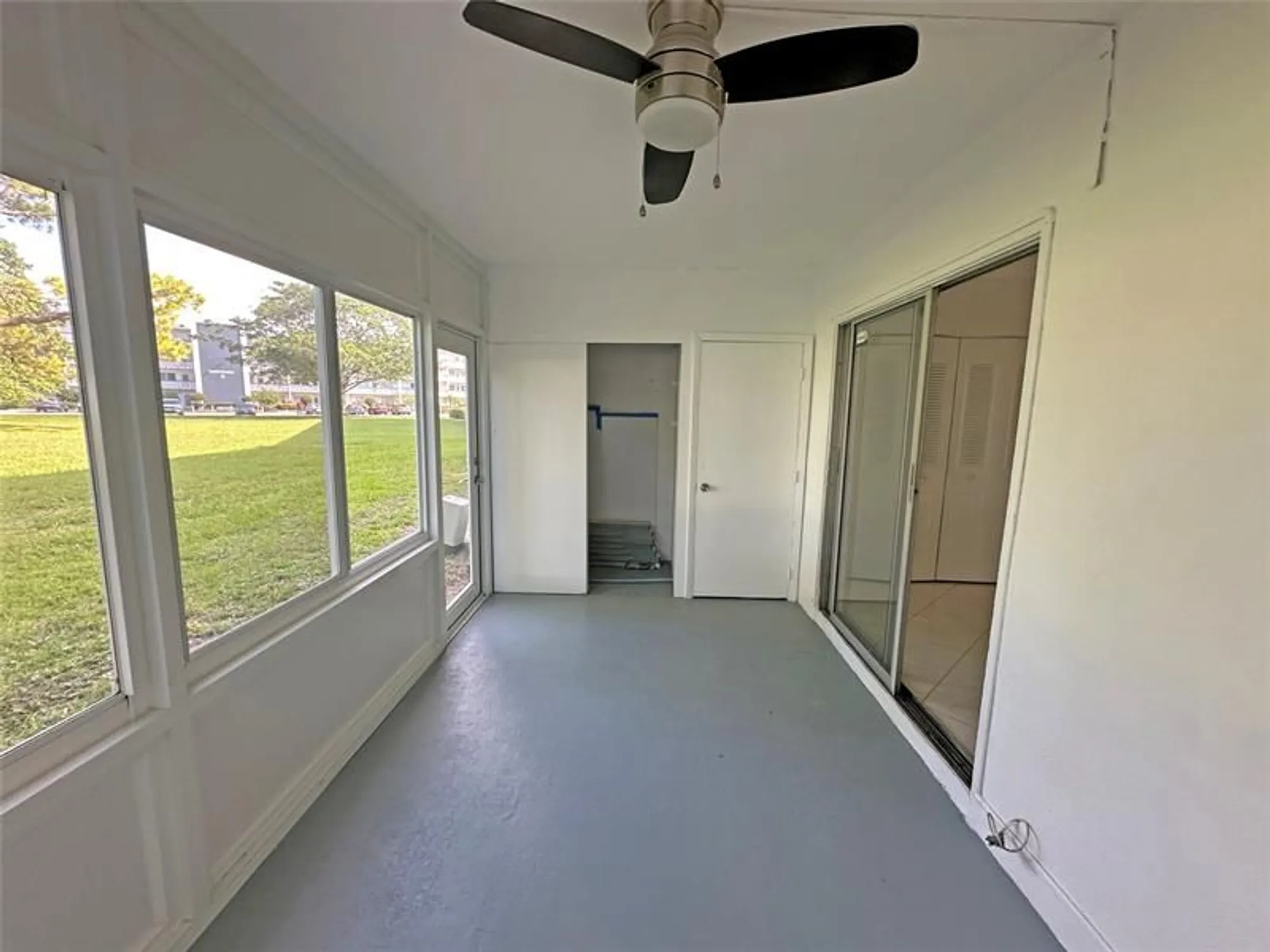 Property Slideshow image 12 of 17 | 1031 berkshire b # 1031, Deerfield Beach, FL, 33442