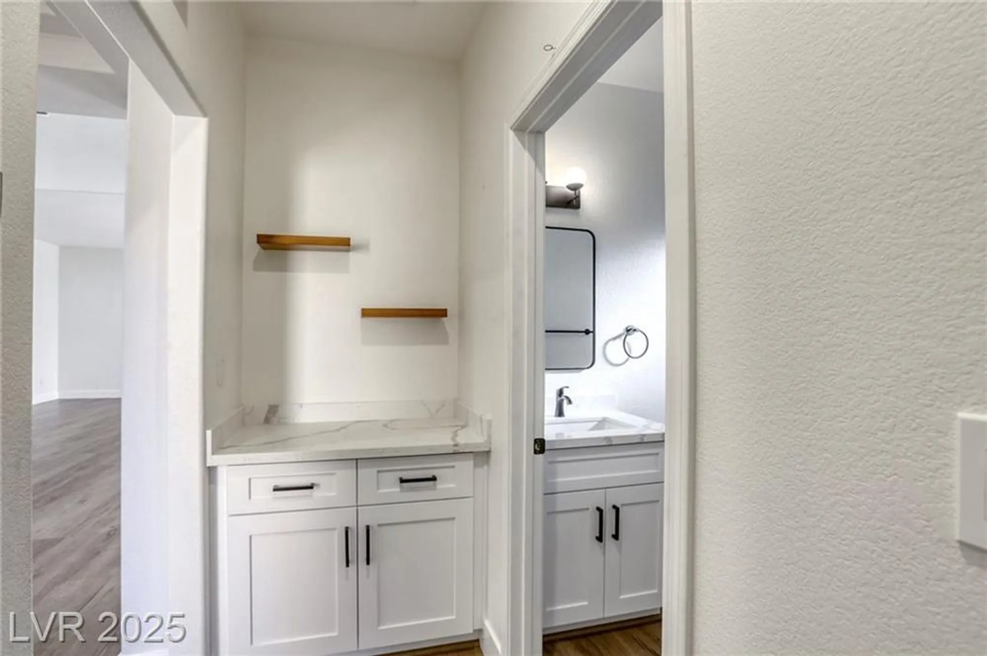 Property Slideshow image 8 of 46 | 9800 villa ridge dr, Las Vegas, NV, 89134