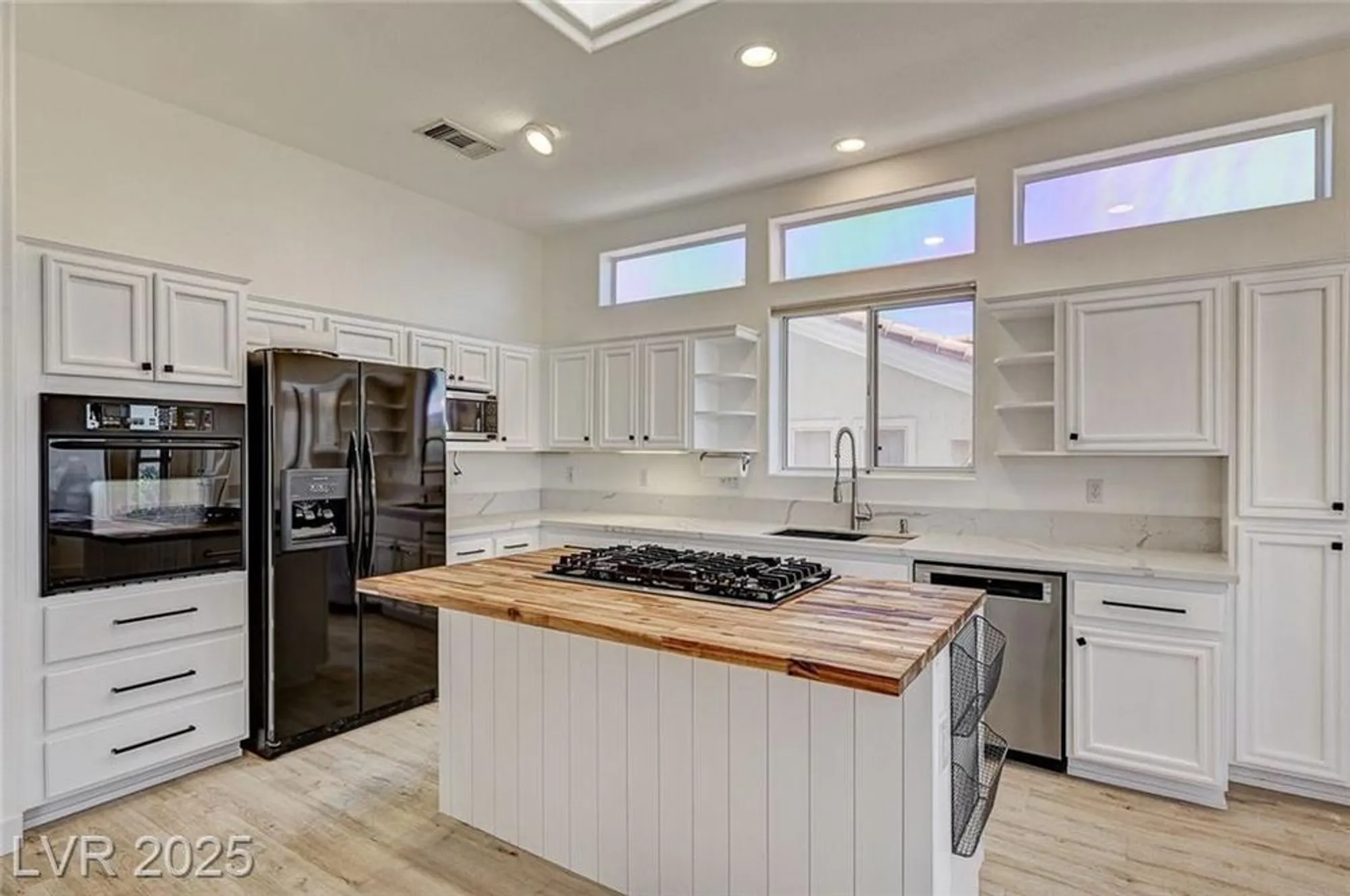 Property Slideshow image 16 of 47 | 10725 mission lakes ave, Las Vegas, NV, 89134