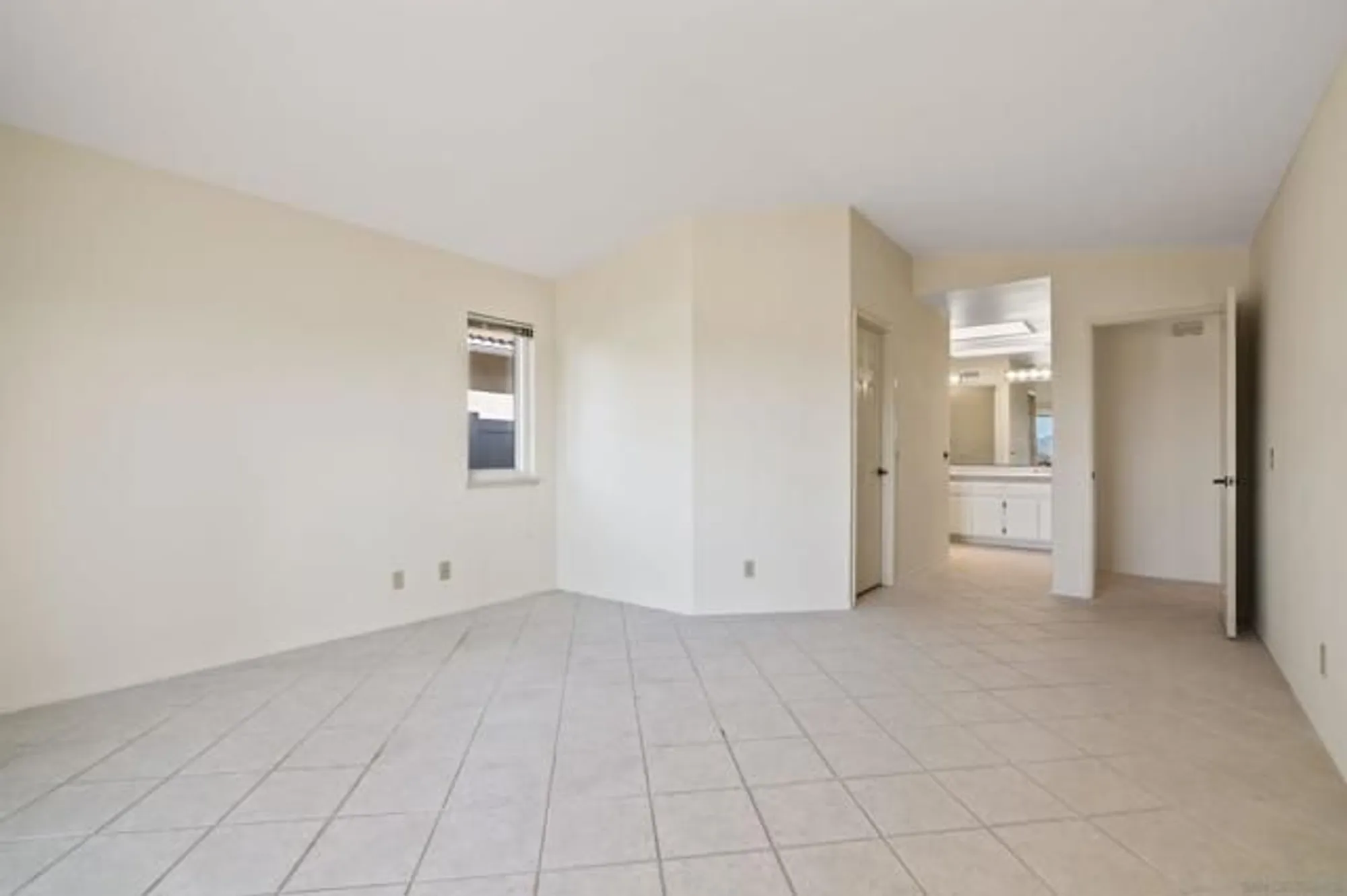 Property Slideshow image 27 of 51 | 18113 calle estepona, San Diego, CA, 92128