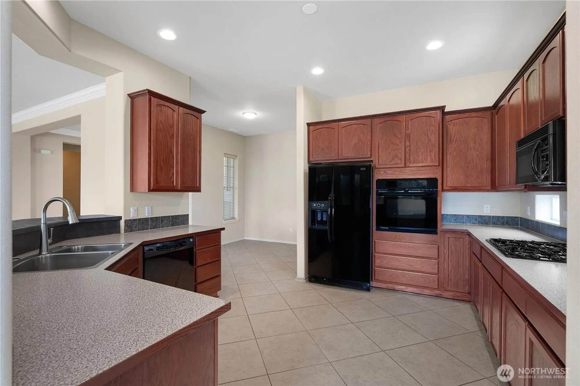 Property Slideshow image 21 of 40 | 4212 vashon dr, Lacey, WA, 98516