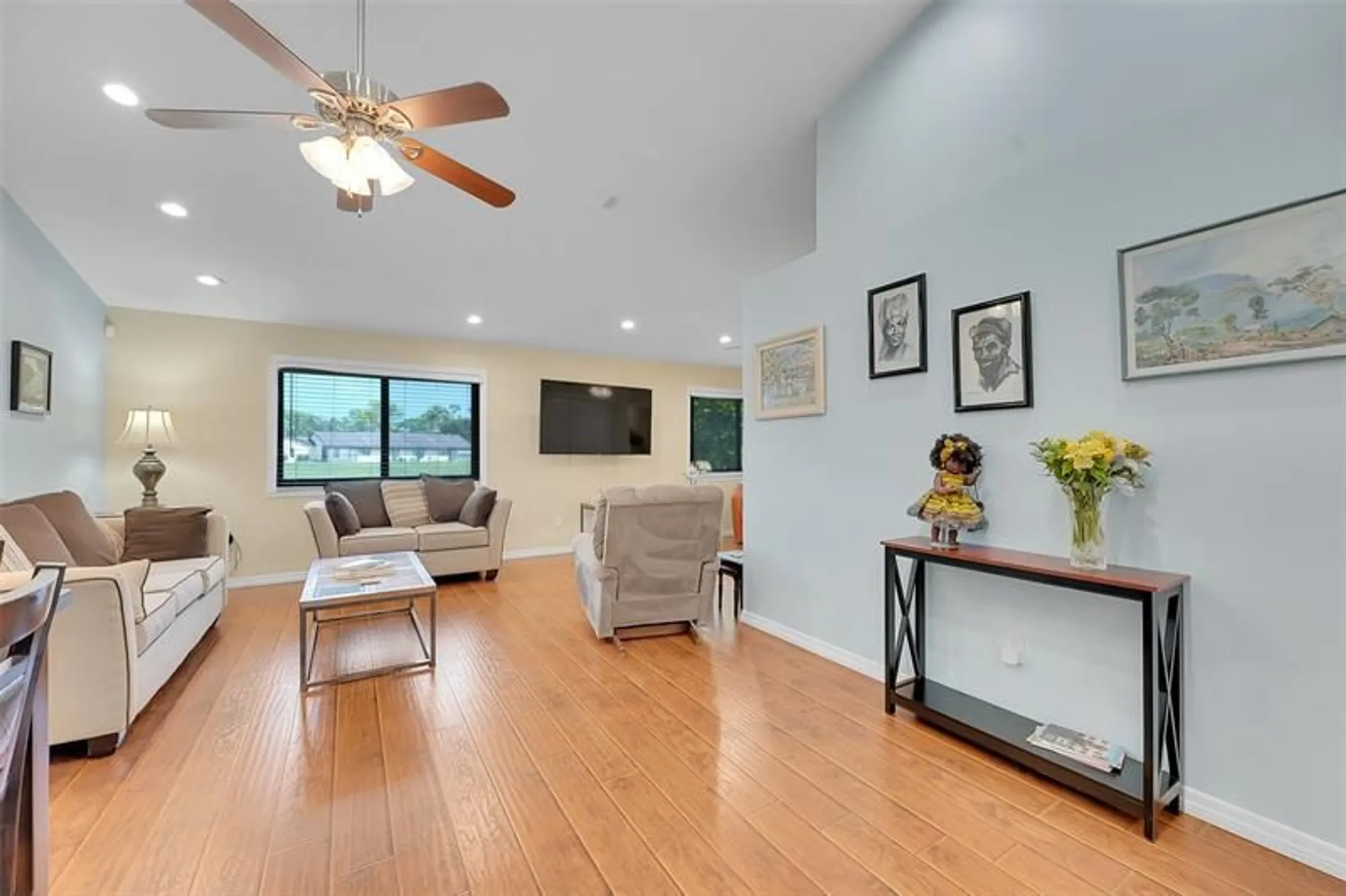 Property Slideshow image 7 of 53 | 468 long bow ct # 468, Royal Palm Beach, FL, 33411