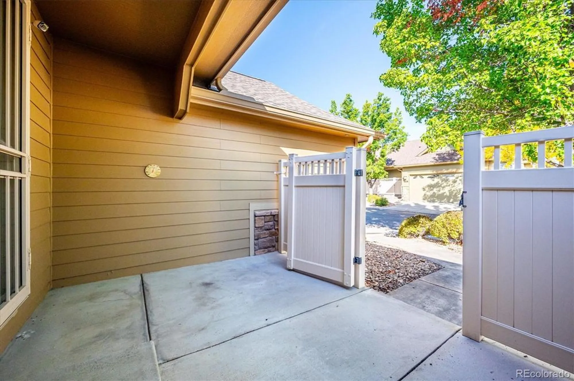 Property Slideshow image 44 of 50 | 8588 w quarles pl, Littleton, CO, 80128
