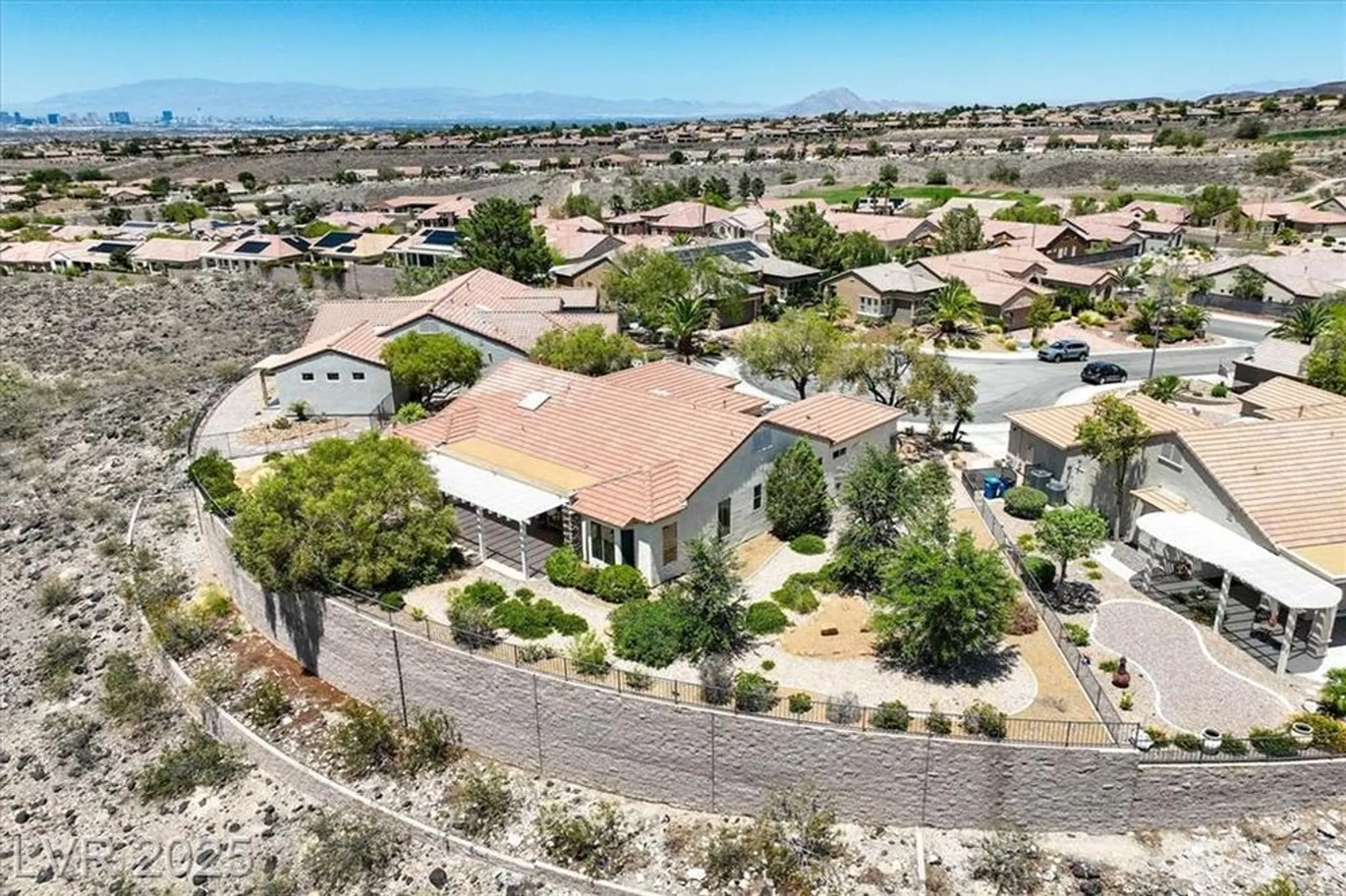 Property Slideshow image 52 of 64 | 2899 brook trout ct, Henderson, NV, 89052