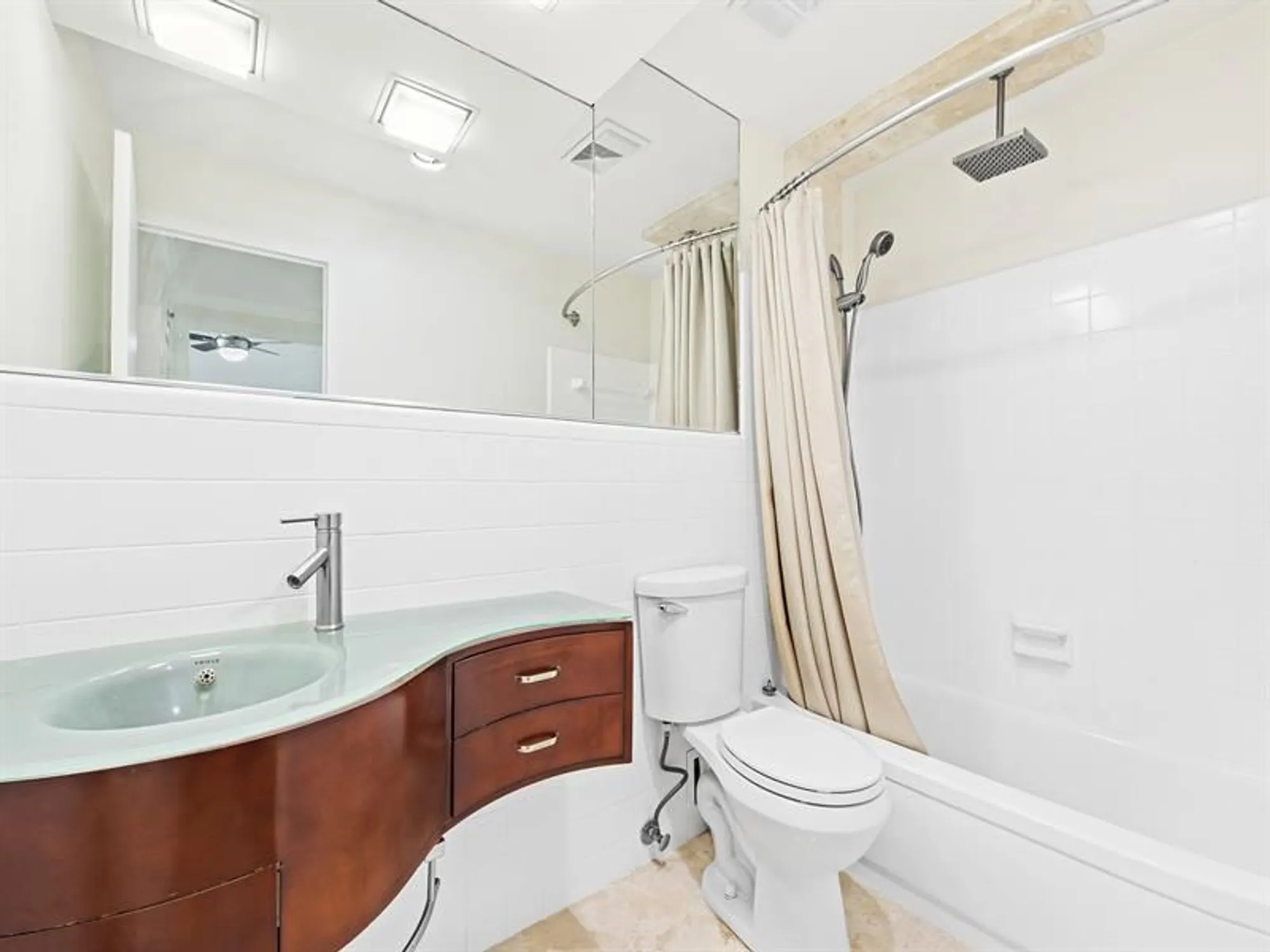 Property Slideshow image 9 of 27 | 3233 ne 34th st 1712, Fort Lauderdale, FL, 33308