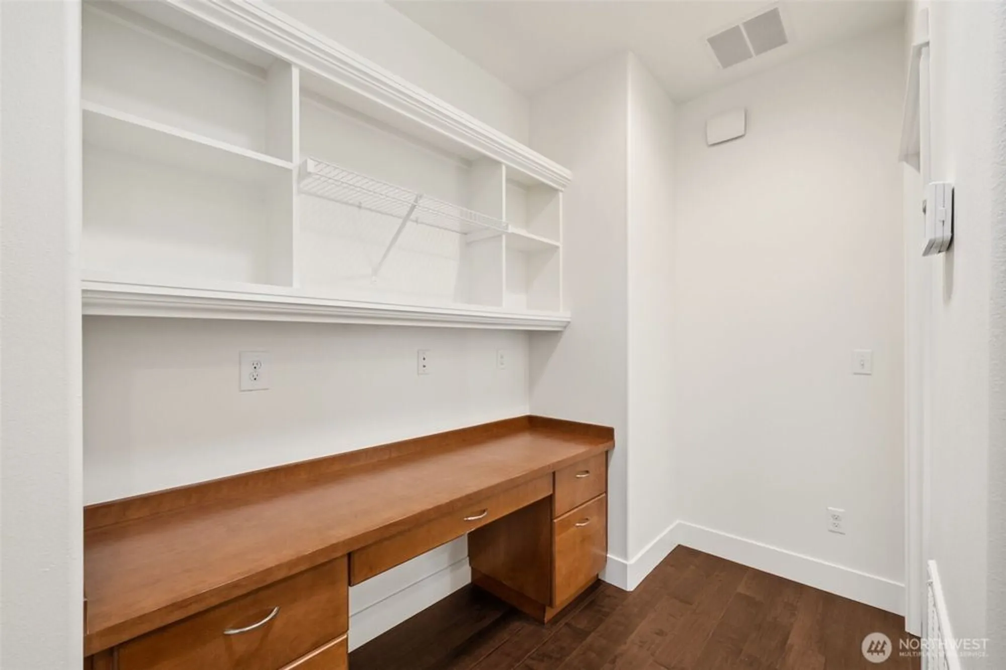 Property Slideshow image 21 of 35 | 14714 knoll park ct, Bonney Lake, WA, 98391