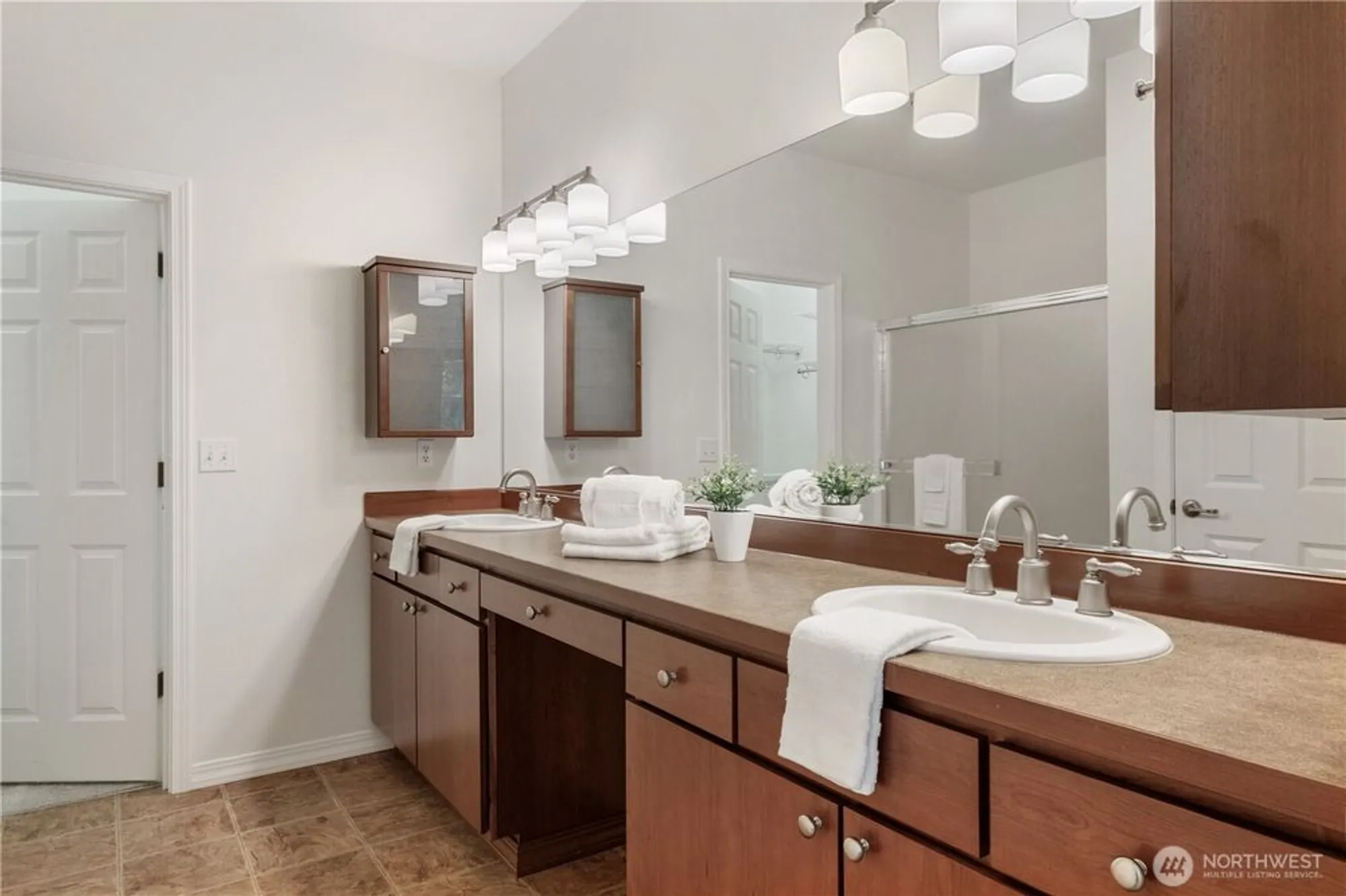 Property Slideshow image 14 of 32 | 24239 ne 130th pl, Redmond, WA, 98053