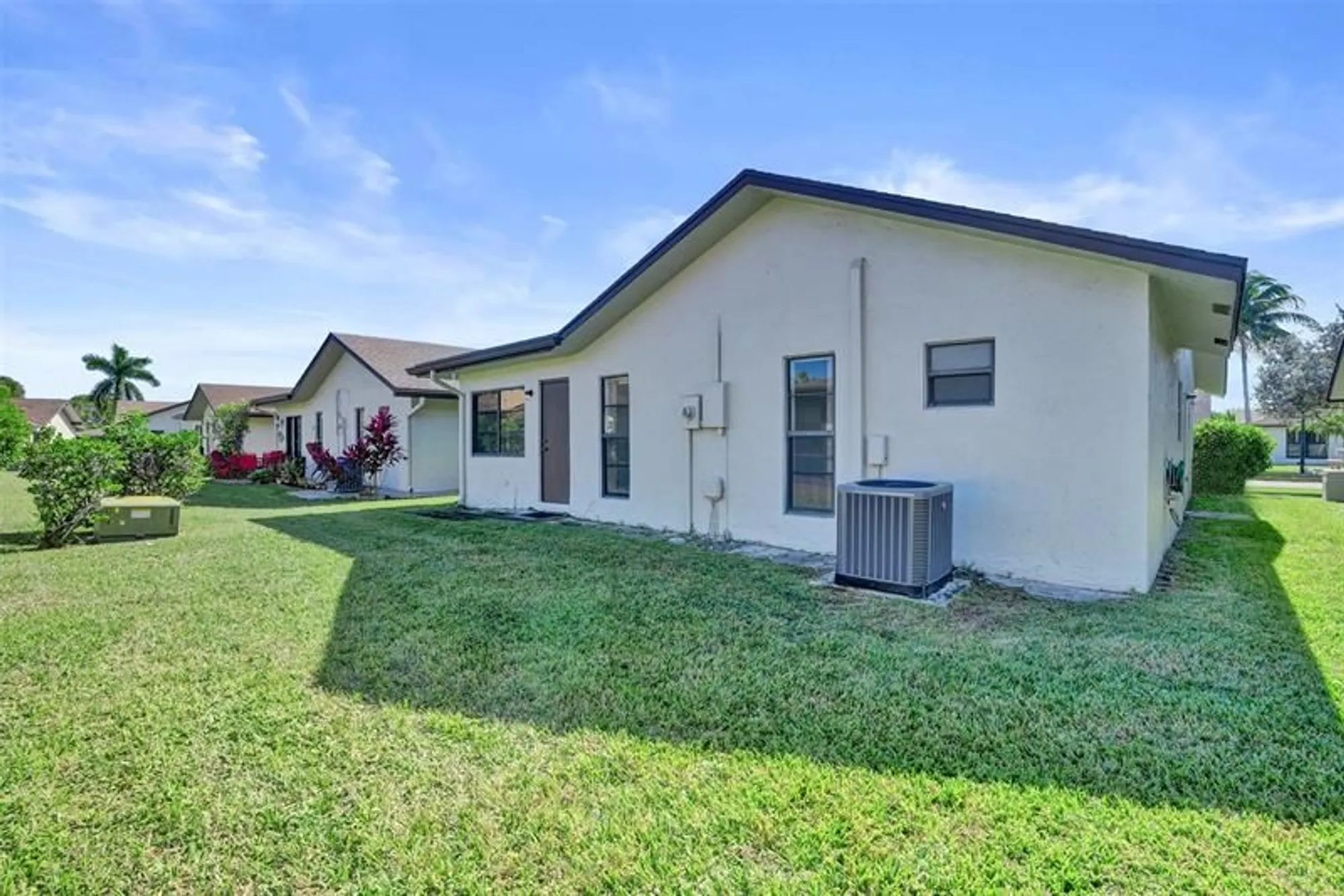 Property Slideshow image 31 of 68 | 2359 sw 16th dr, Deerfield Beach, FL, 33442