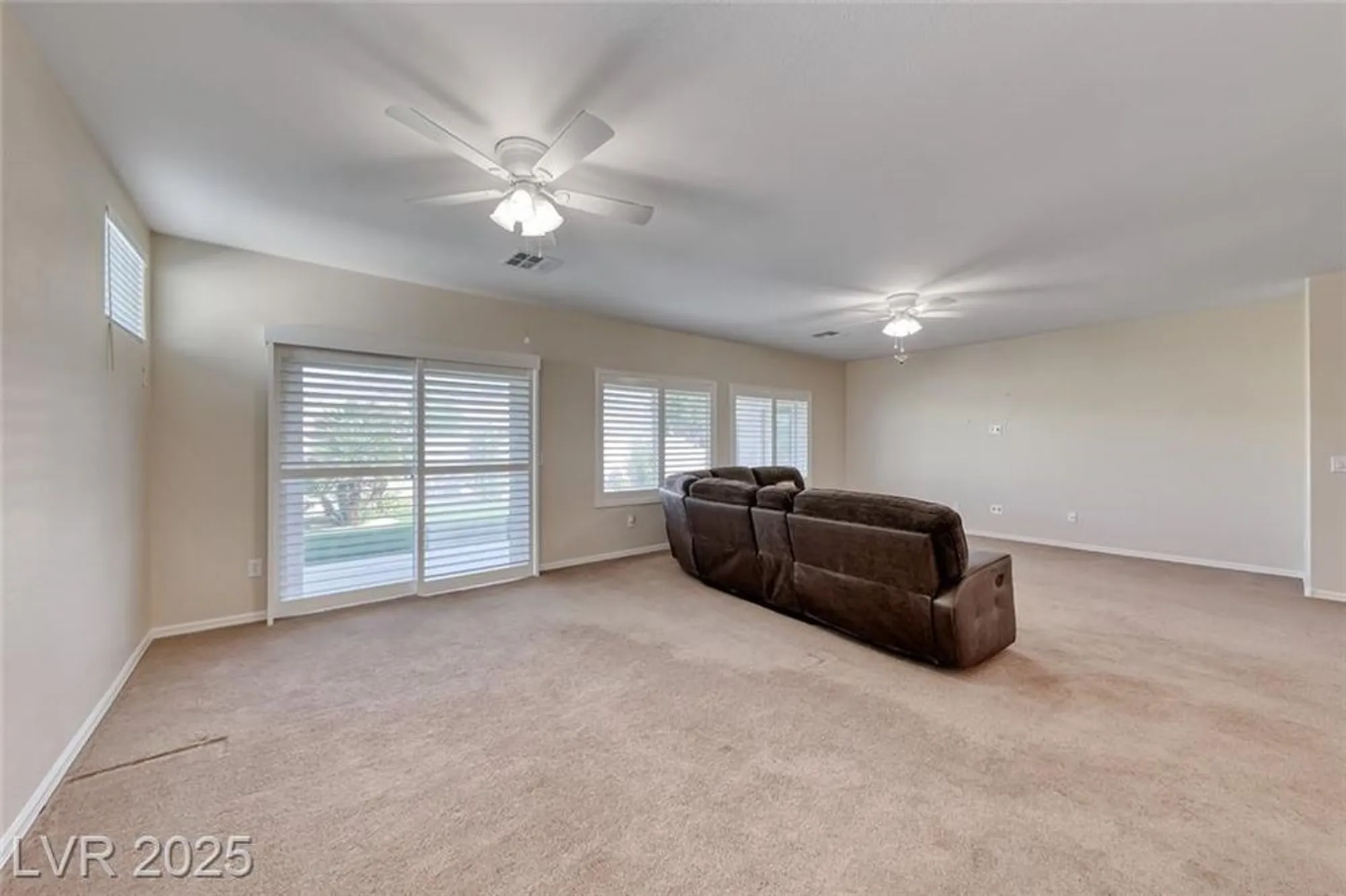 Property Slideshow image 11 of 56 | 2218 sandstone cliffs dr, Henderson, NV, 89044