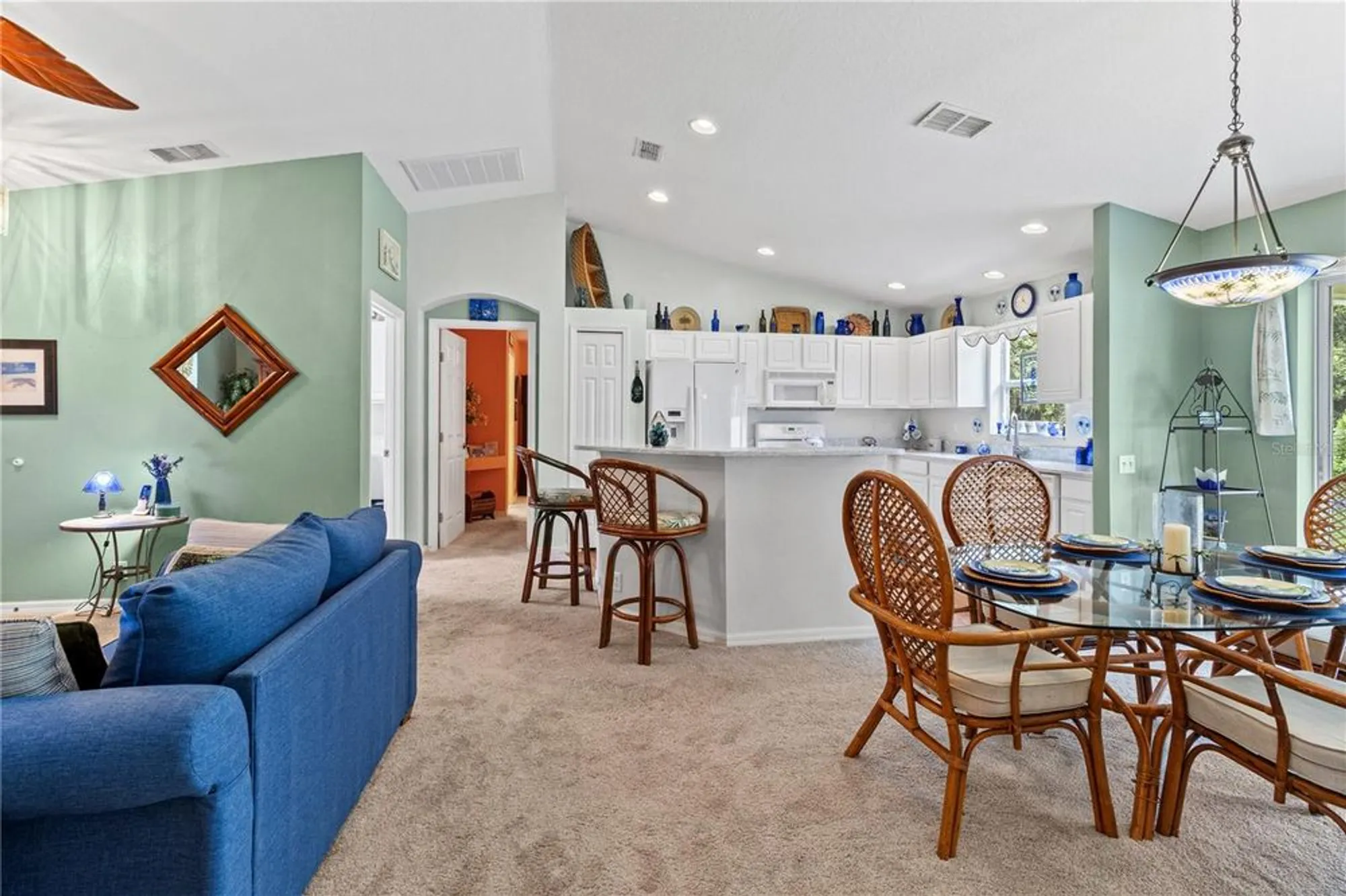 Property Slideshow image 8 of 40 | 3102 bellflower way, Lakeland, FL, 33811