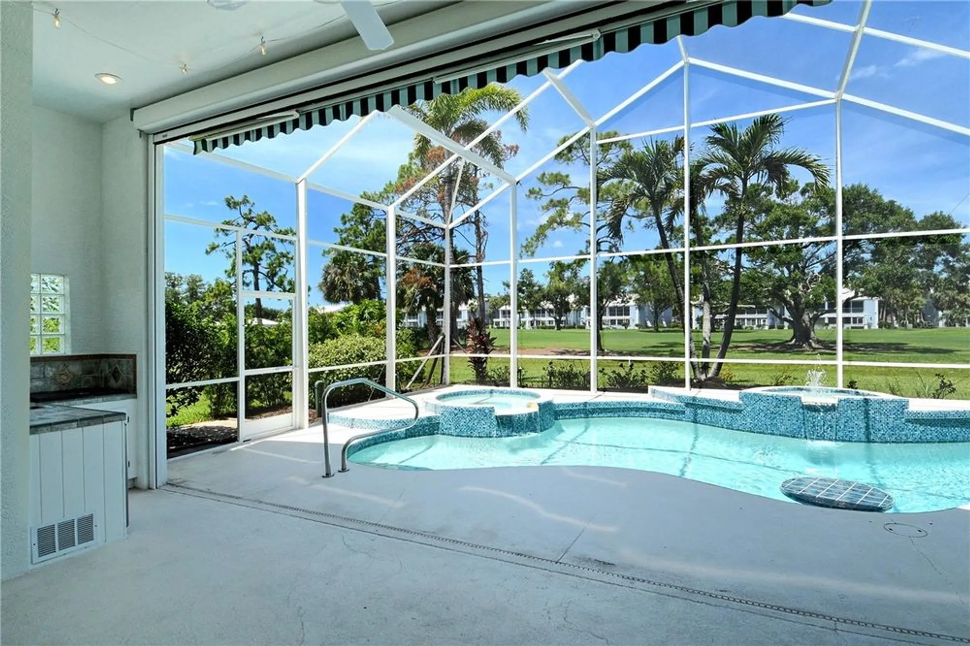 Property Slideshow image 38 of 52 | 340 bermuda ct 5, Venice, FL, 34293