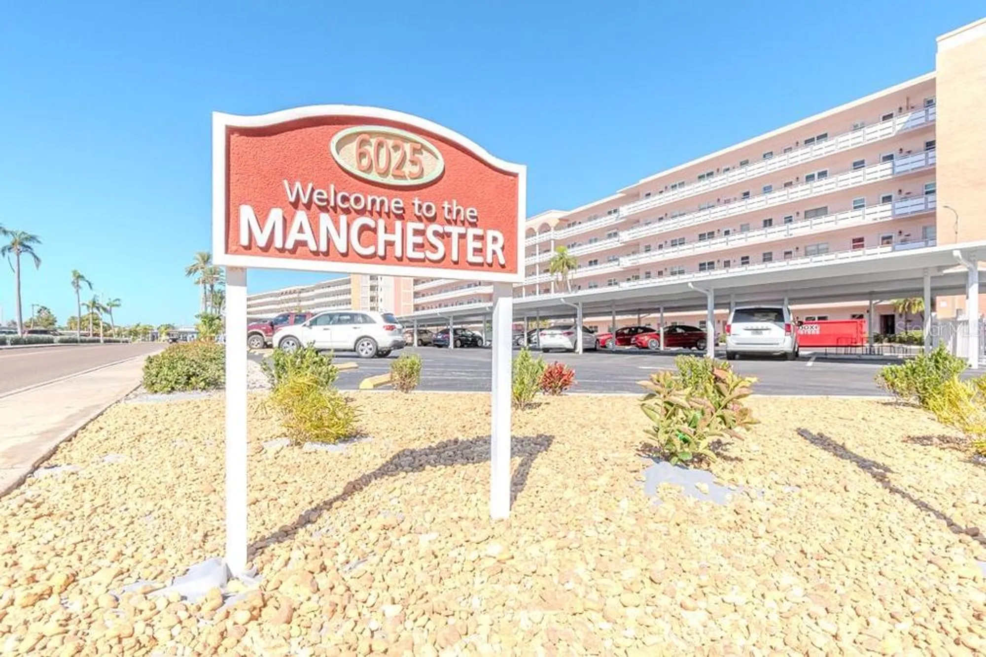 Property Slideshow image 2 of 51 | 6025 shore blvd 611, Gulfport, FL, 33707