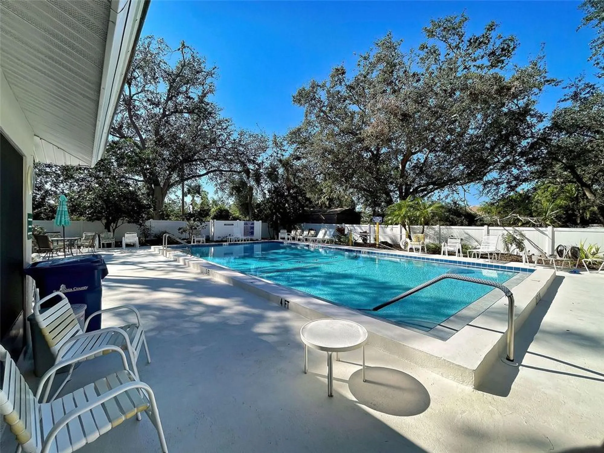 Property Slideshow image 46 of 74 | 220 southampton dr 325, Venice, FL, 34293