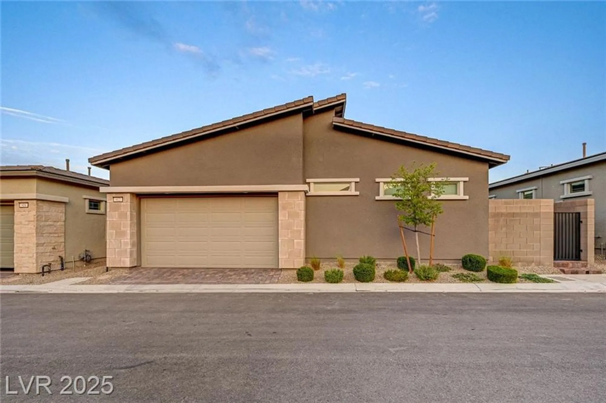 Property Slideshow image 6 of 67 | 912 allister fields ln, Las Vegas, NV, 89138