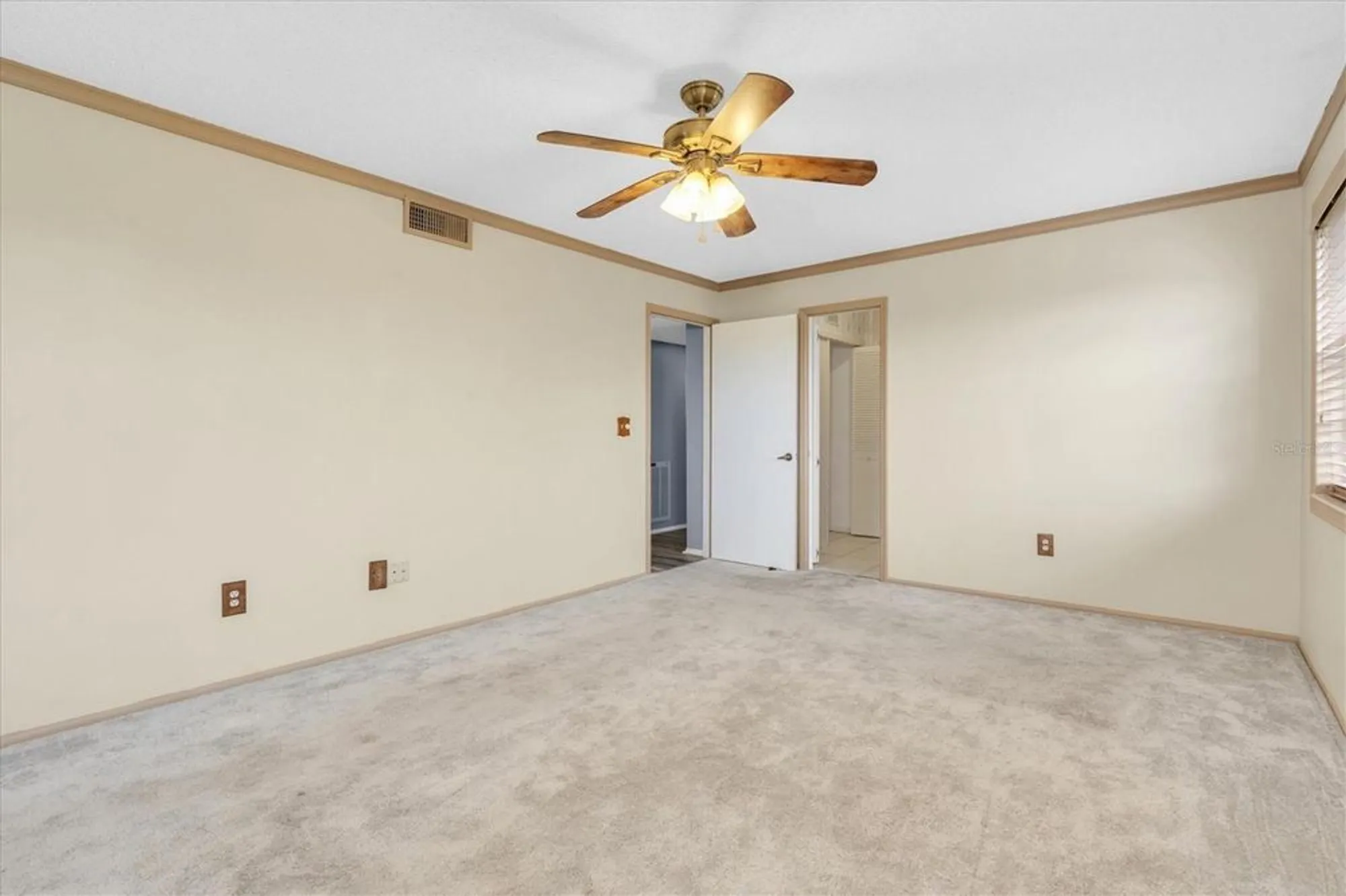 Property Slideshow image 20 of 48 | 8198 terrace garden dr n unit 511, Saint Petersburg, FL, 33709