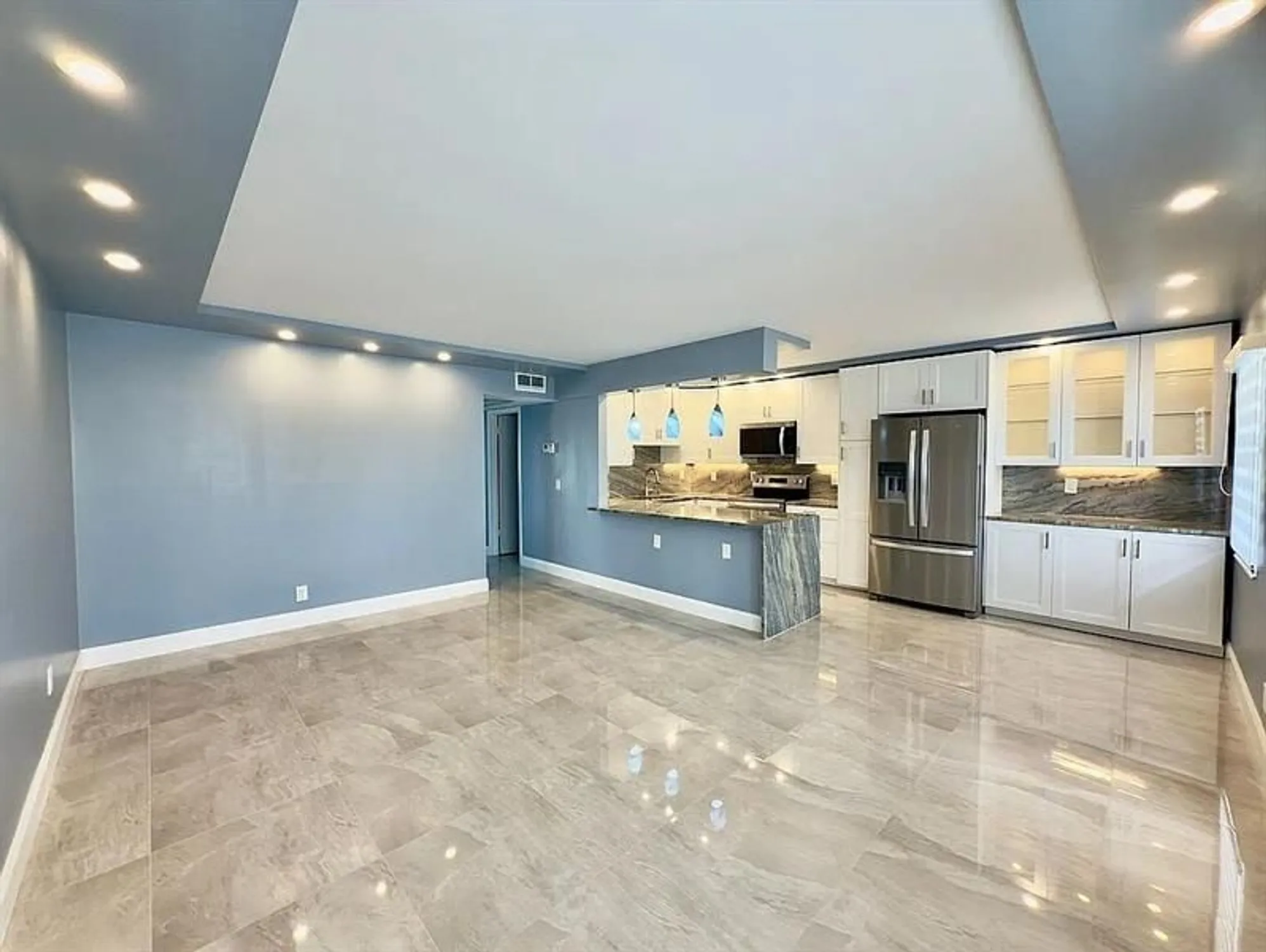 Property Slideshow image 1 of 43 | 3021 guildford b b, Boca Raton, FL, 33434