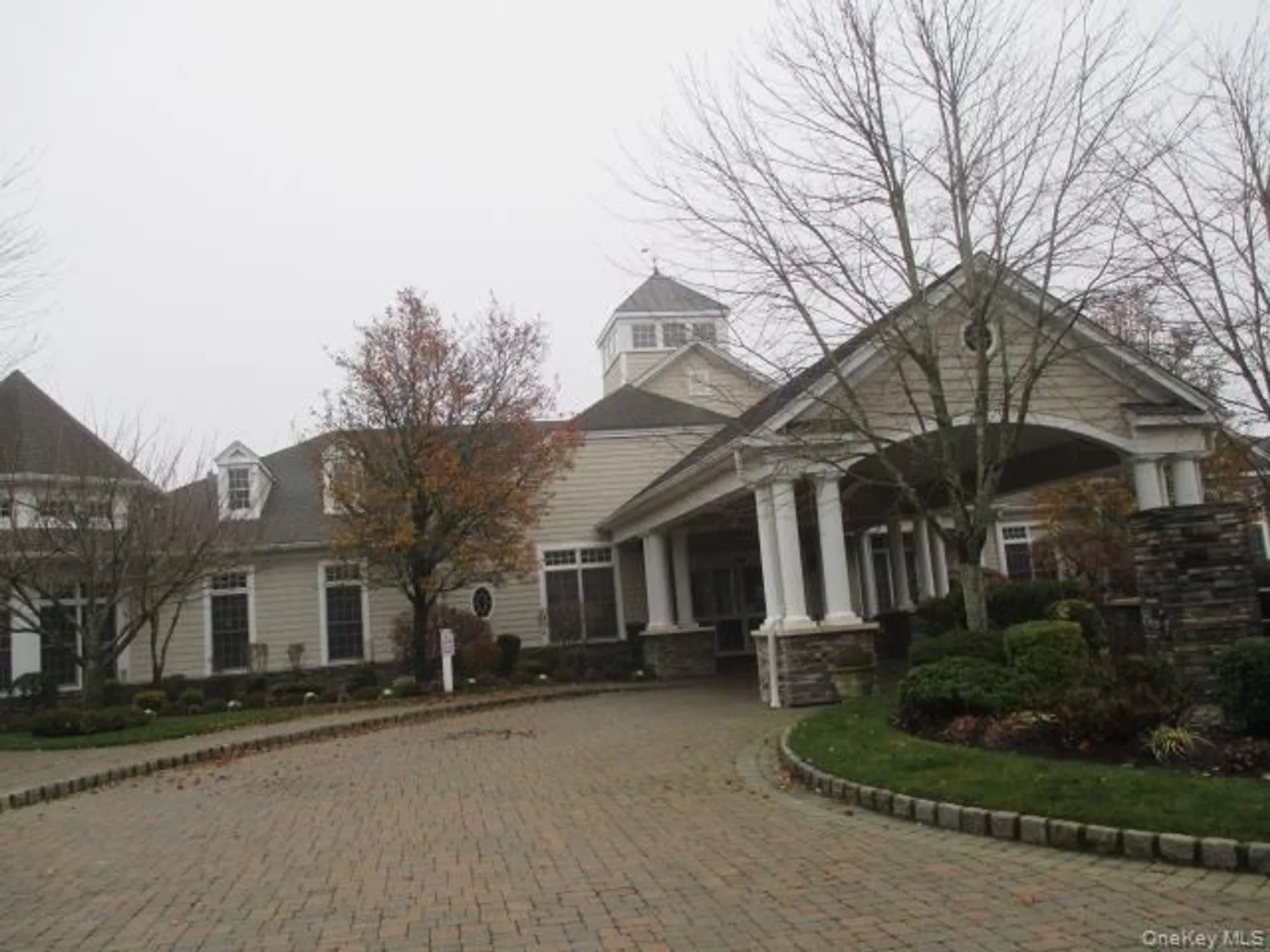 Property Slideshow image 2 of 20 | 177 melody ct, Eastport, NY, 11941