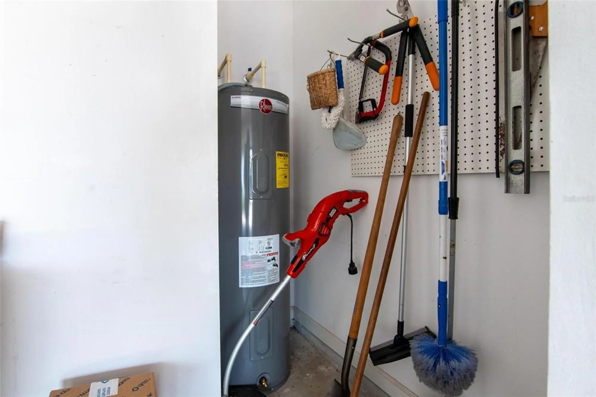 Property Slideshow image 29 of 32 | 4005 carter creek dr, Avon Park, FL, 33825