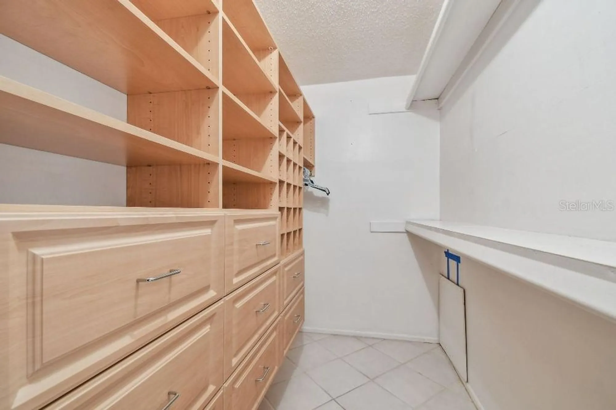 Property Slideshow image 27 of 60 | 916 mainsail way, Palm Harbor, FL, 34685