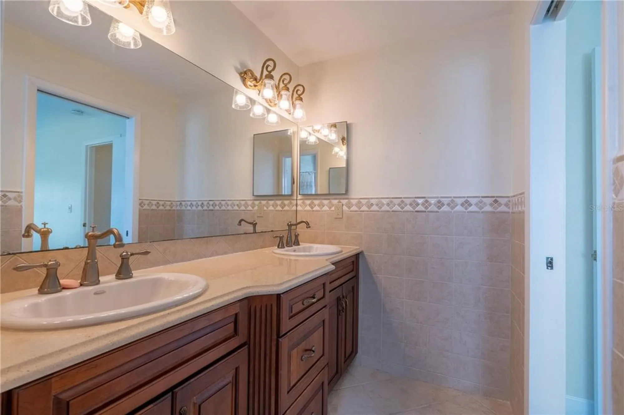 Property Slideshow image 31 of 37 | 9221 40th way n # 5, Pinellas Park, FL, 33782