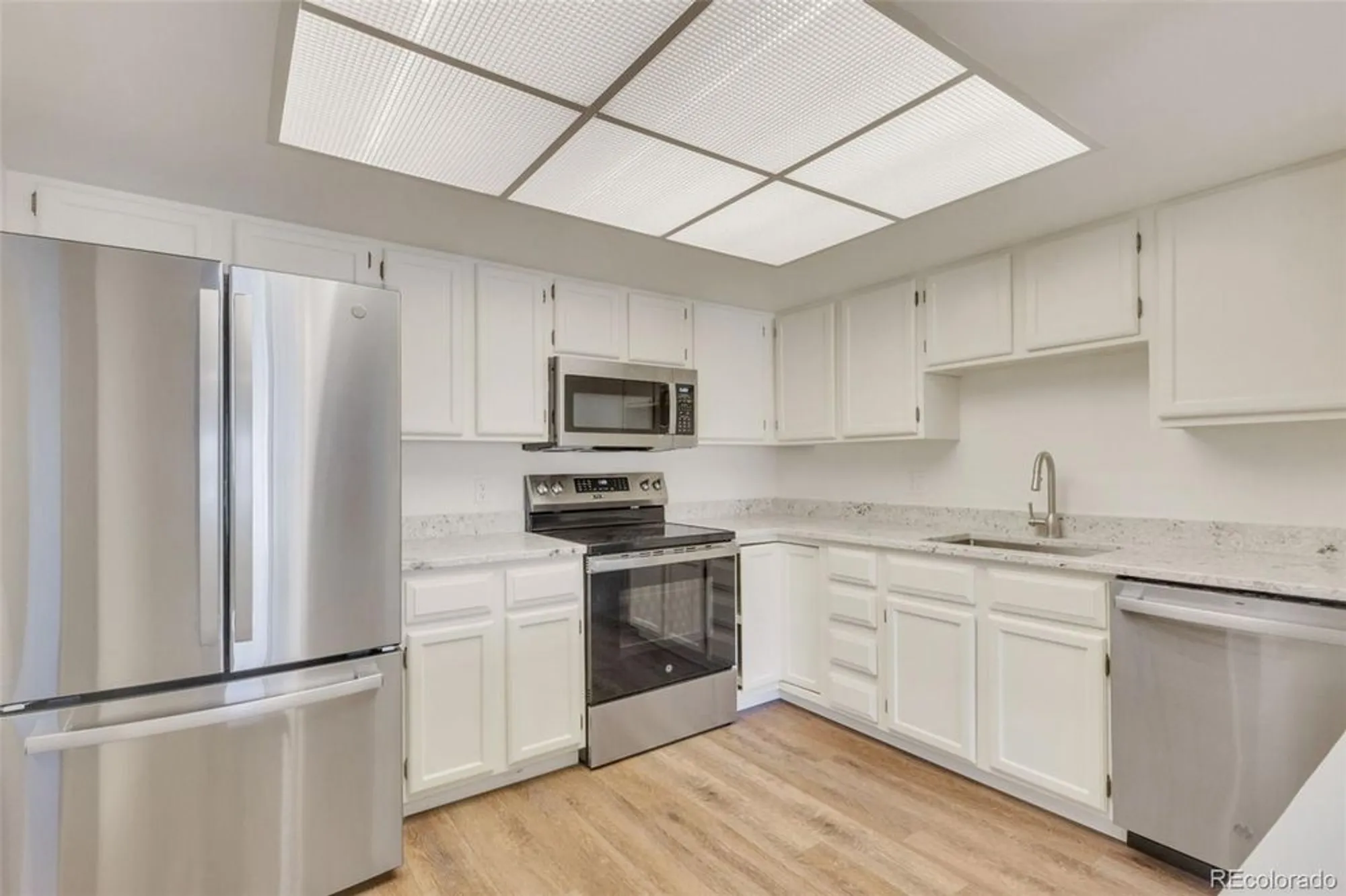 Property Slideshow image 2 of 40 | 13992 e marina dr 109, Aurora, CO, 80014