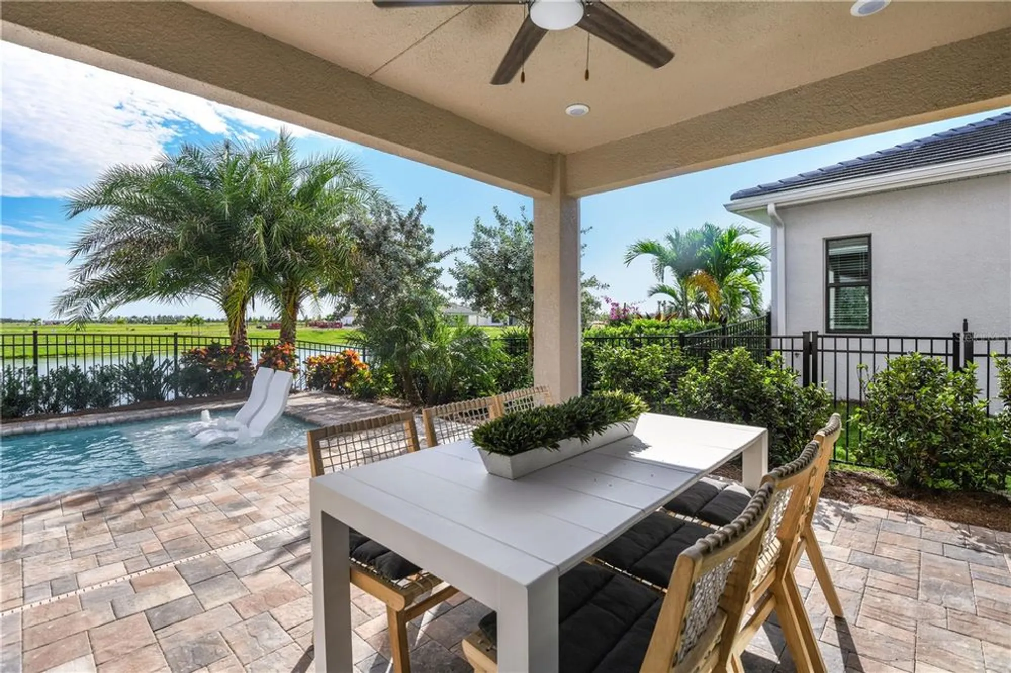 Property Slideshow image 33 of 64 | 18352 rockport pl, Lakewood Ranch, FL, 34211