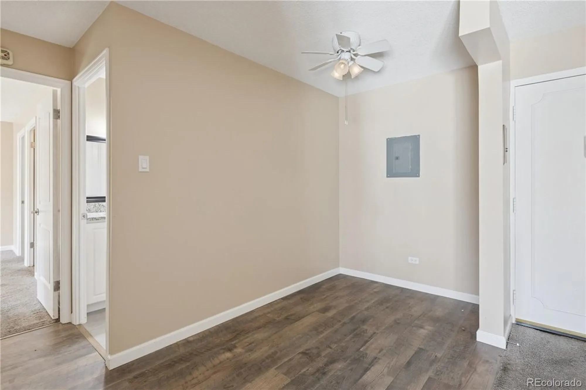 Property Slideshow image 8 of 35 | 660 s alton way 7b, Denver, CO, 80247