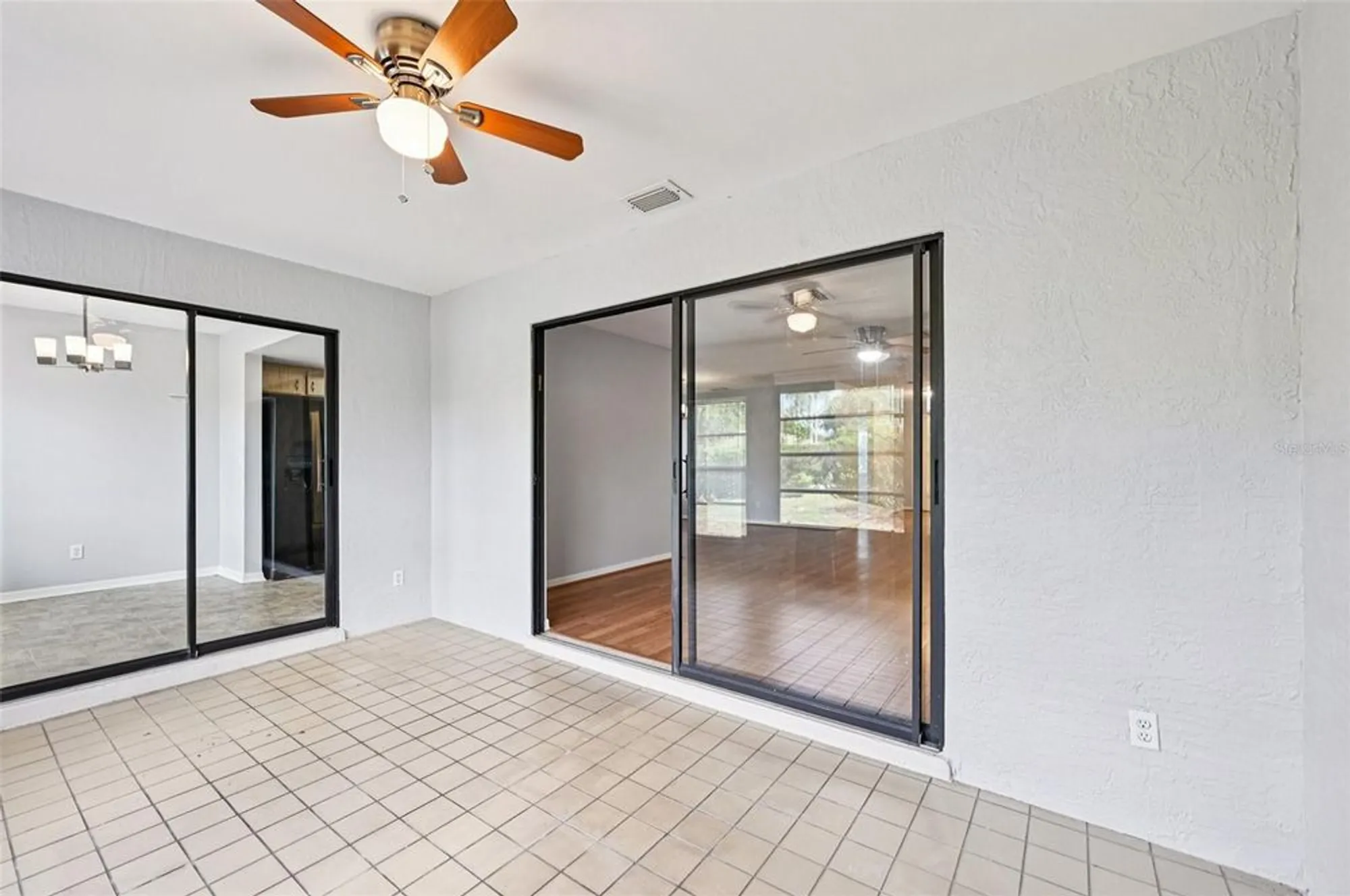 Property Slideshow image 25 of 55 | 2421 lancaster dr, Sun City Center, FL, 33573
