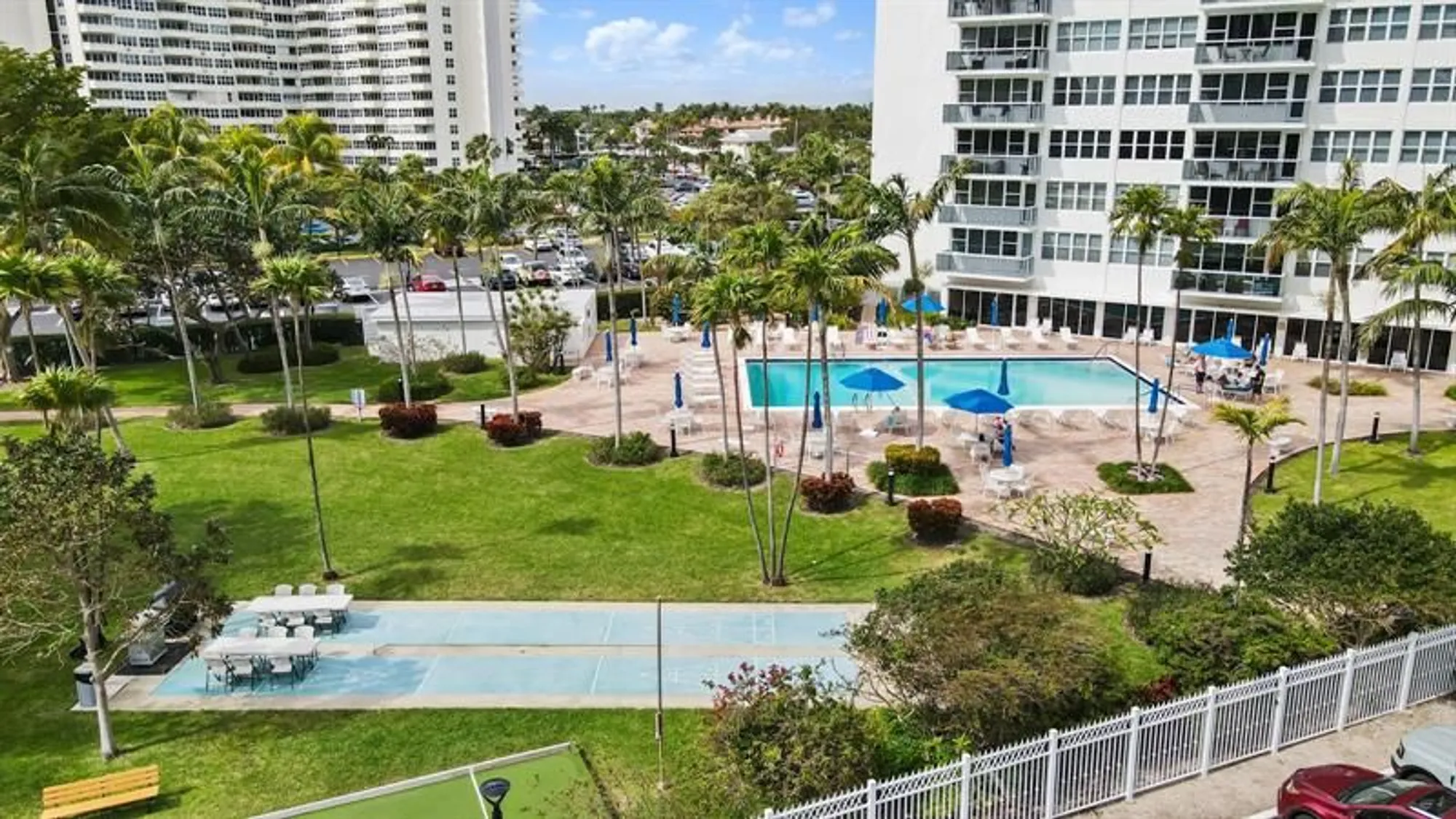 Property Slideshow image 4 of 27 | 3300 ne 36th st 201, Fort Lauderdale, FL, 33308