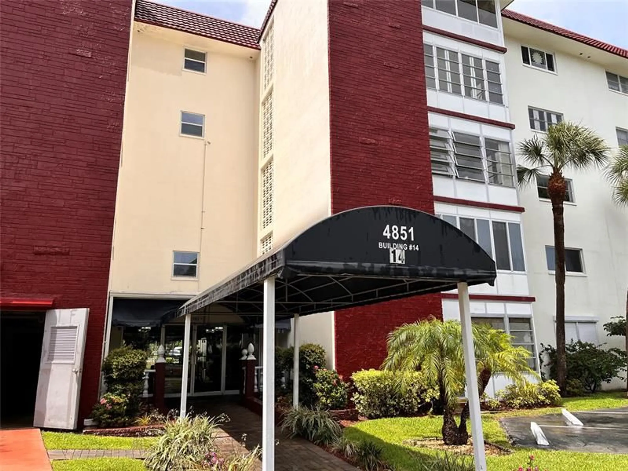 Property Slideshow image 1 of 19 | 4851 nw 21st st 105, Lauderhill, FL, 33313