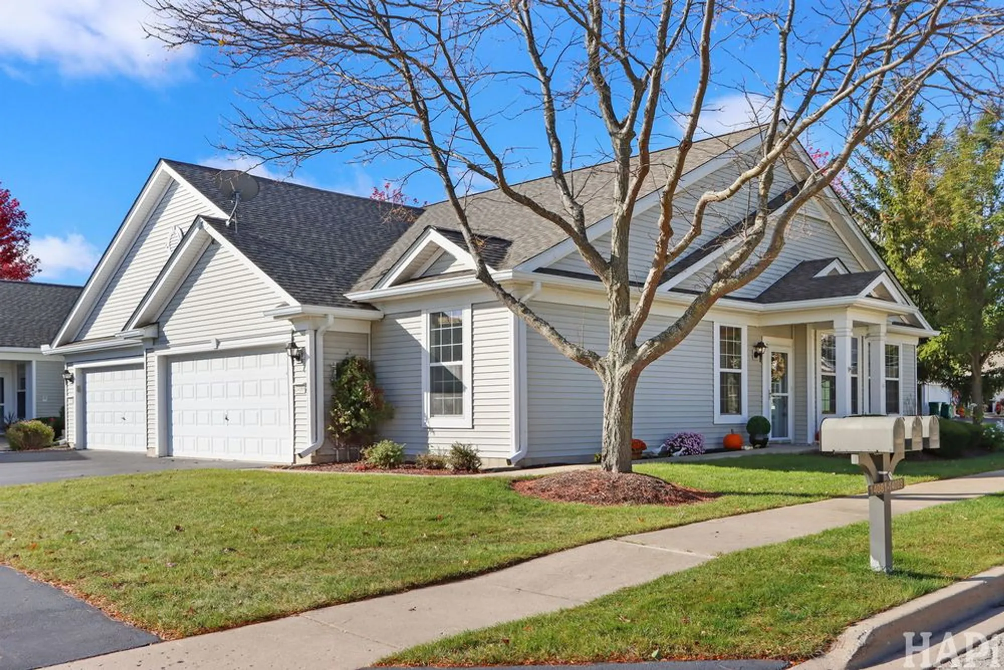 Property Slideshow image 1 of 1 | 14089 moraine hills dr, Huntley, IL, 60142