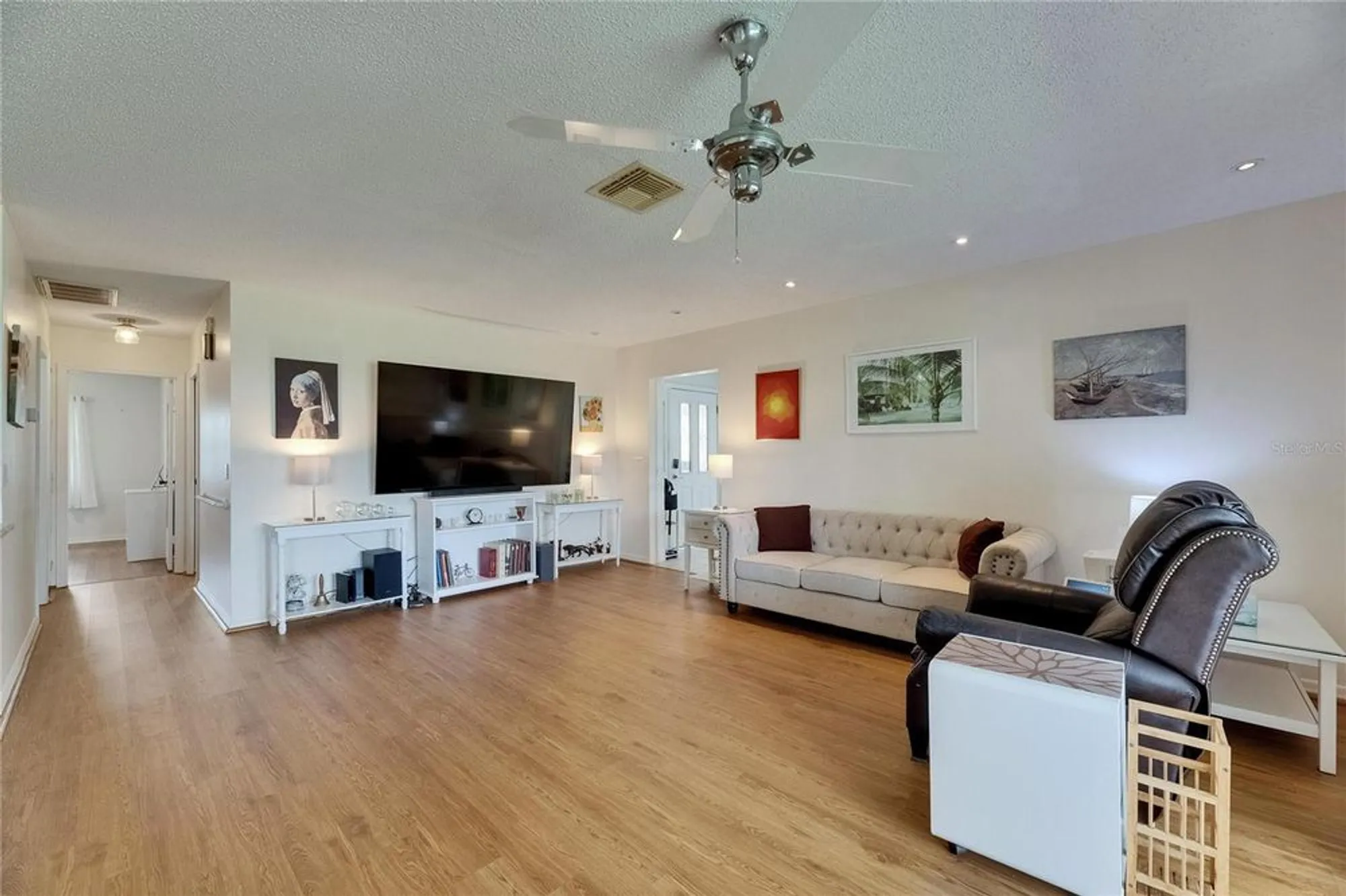 Property Slideshow image 6 of 41 | 123 glendower cir # 123, Sun City Center, FL, 33573