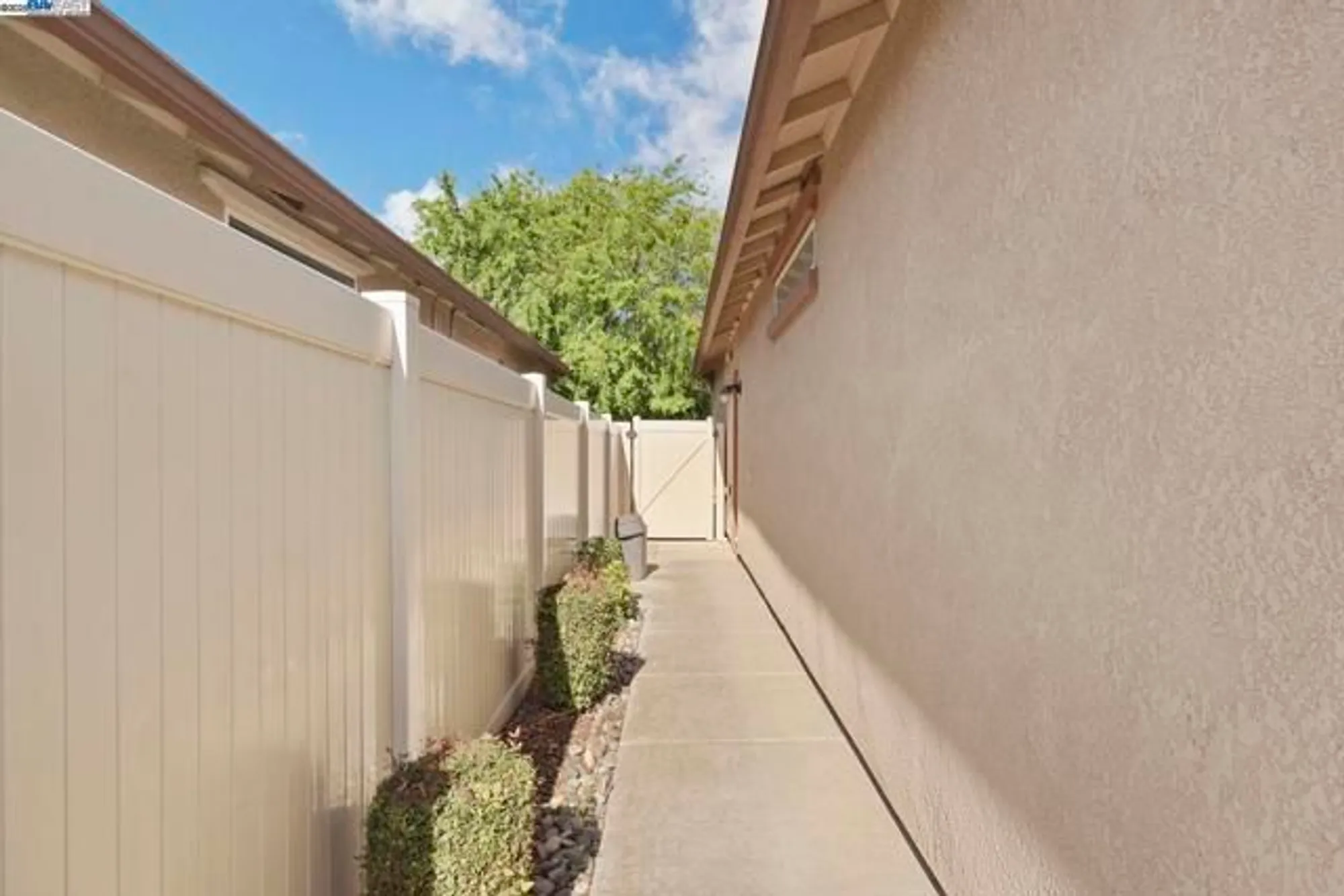 Property Slideshow image 46 of 54 | 2961 clear point way, Manteca, CA, 95336