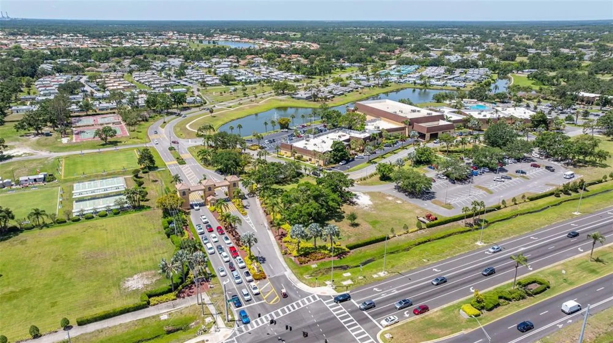 Property Slideshow image 53 of 74 | 2507 sapphire greens ln # 32, Sun City Center, FL, 33573