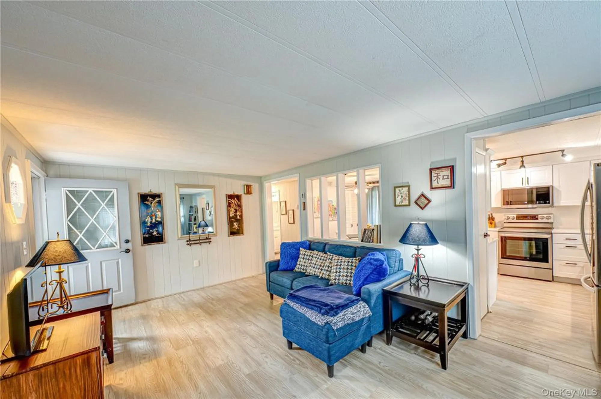 Property Slideshow image 5 of 19 | 21 limetree dr, Manorville, NY, 11949