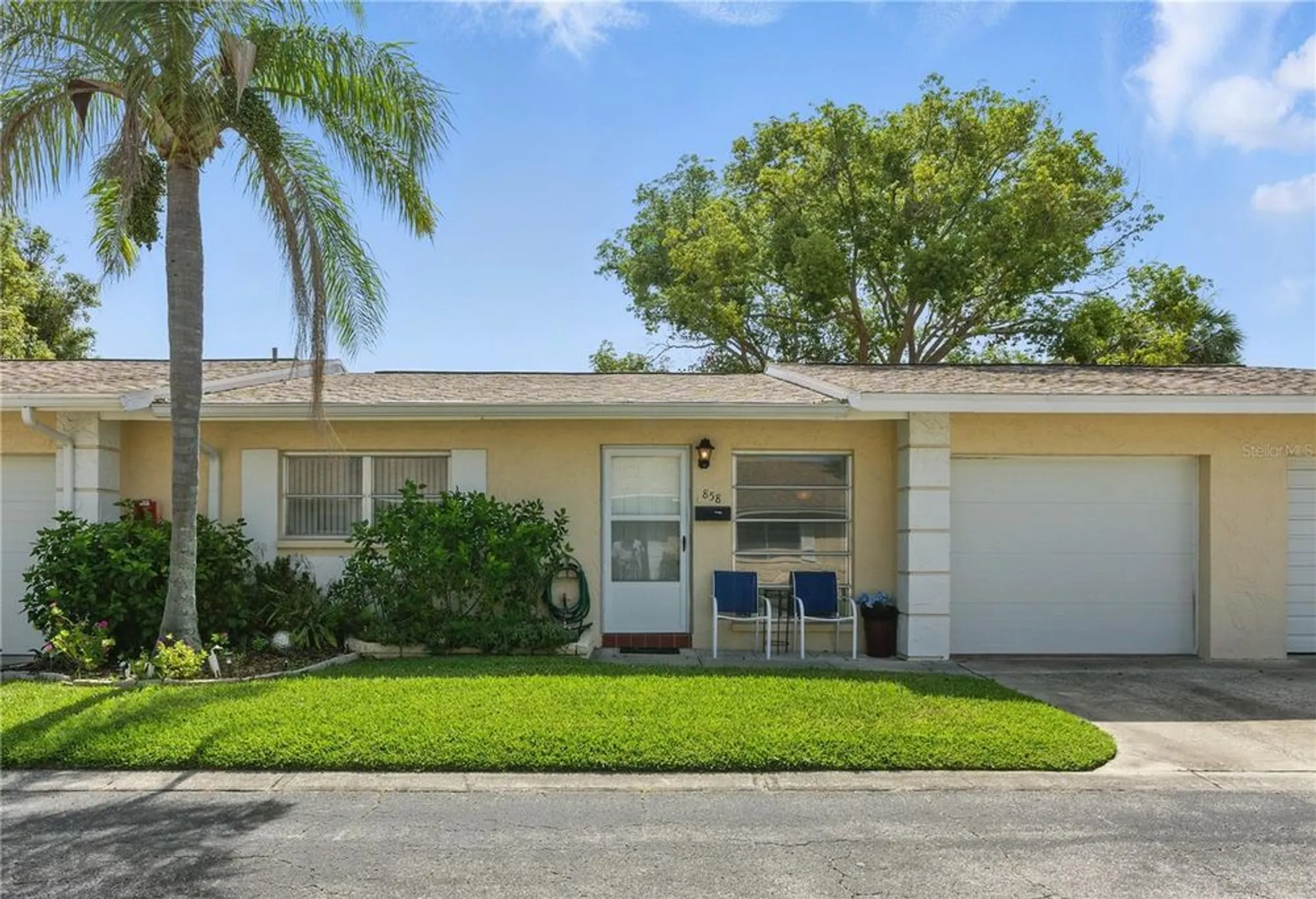 Property Slideshow image 1 of 36 | 858 cambridge ct # 858, Dunedin, FL, 34698