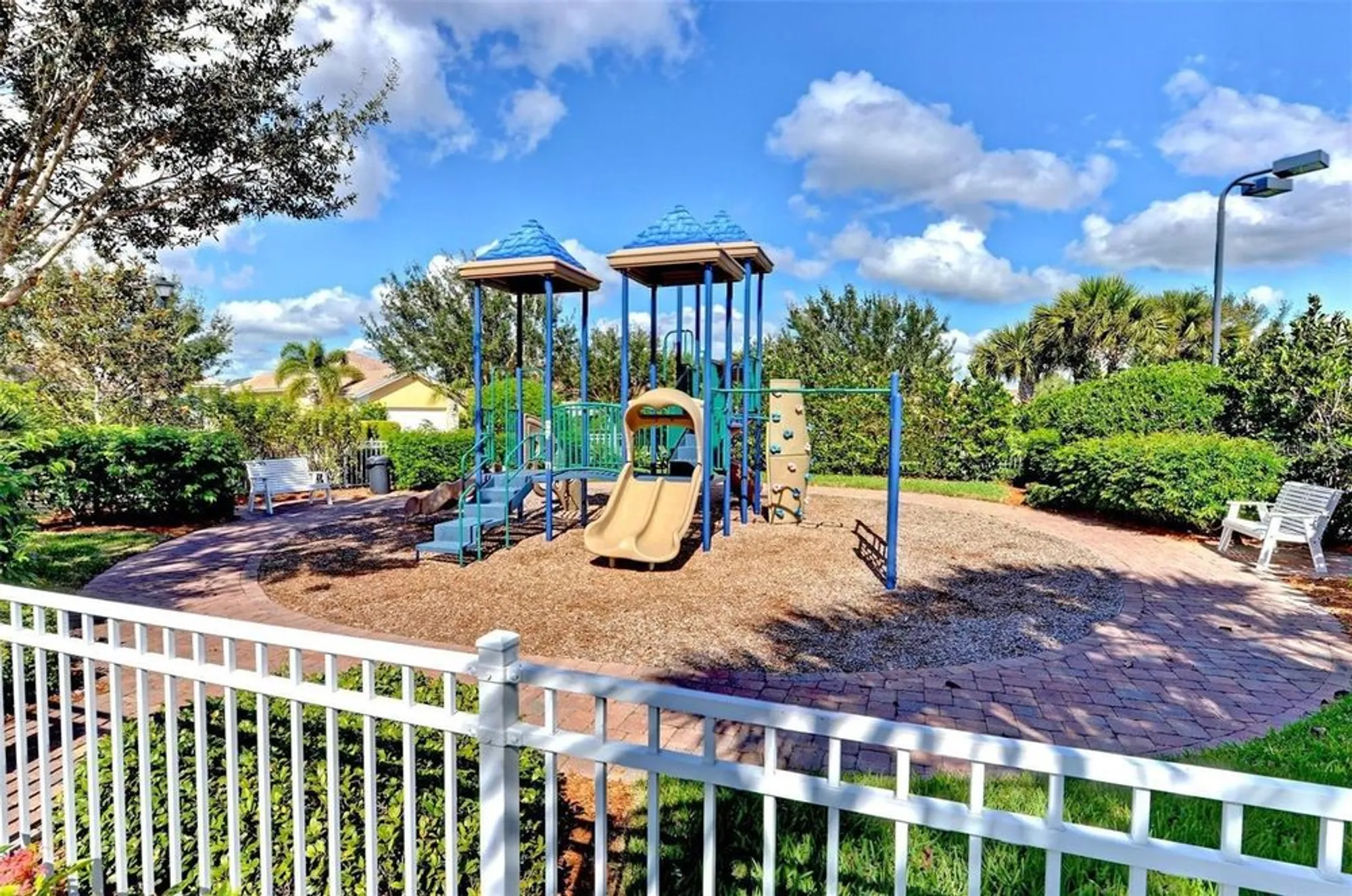 Property Slideshow image 49 of 51 | 1737 burgos dr, Sarasota, FL, 34238