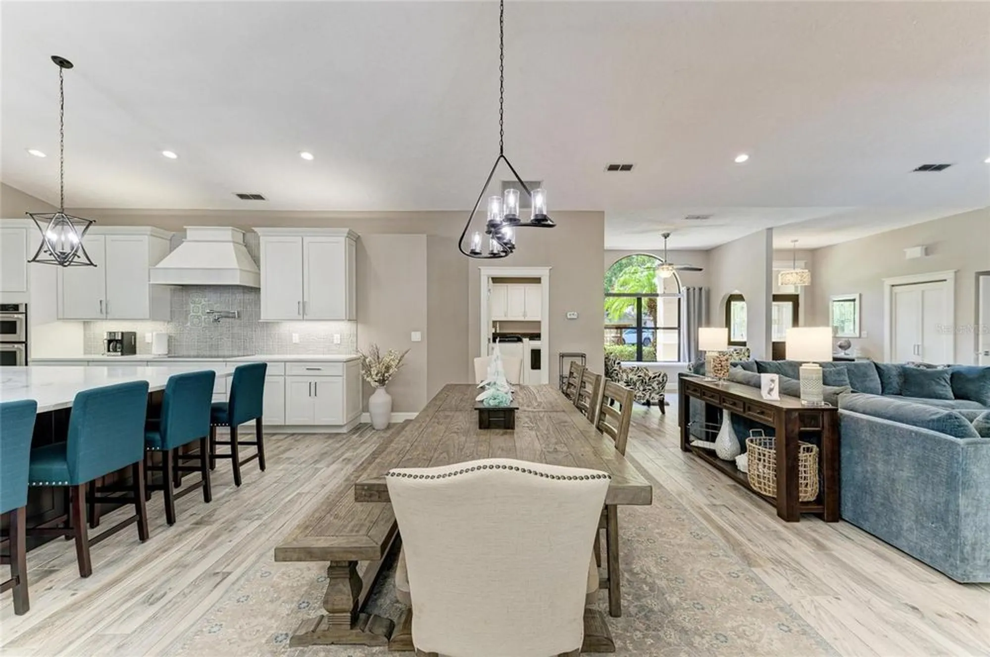 Property Slideshow image 18 of 69 | 8416 palm lakes ct, Sarasota, FL, 34243