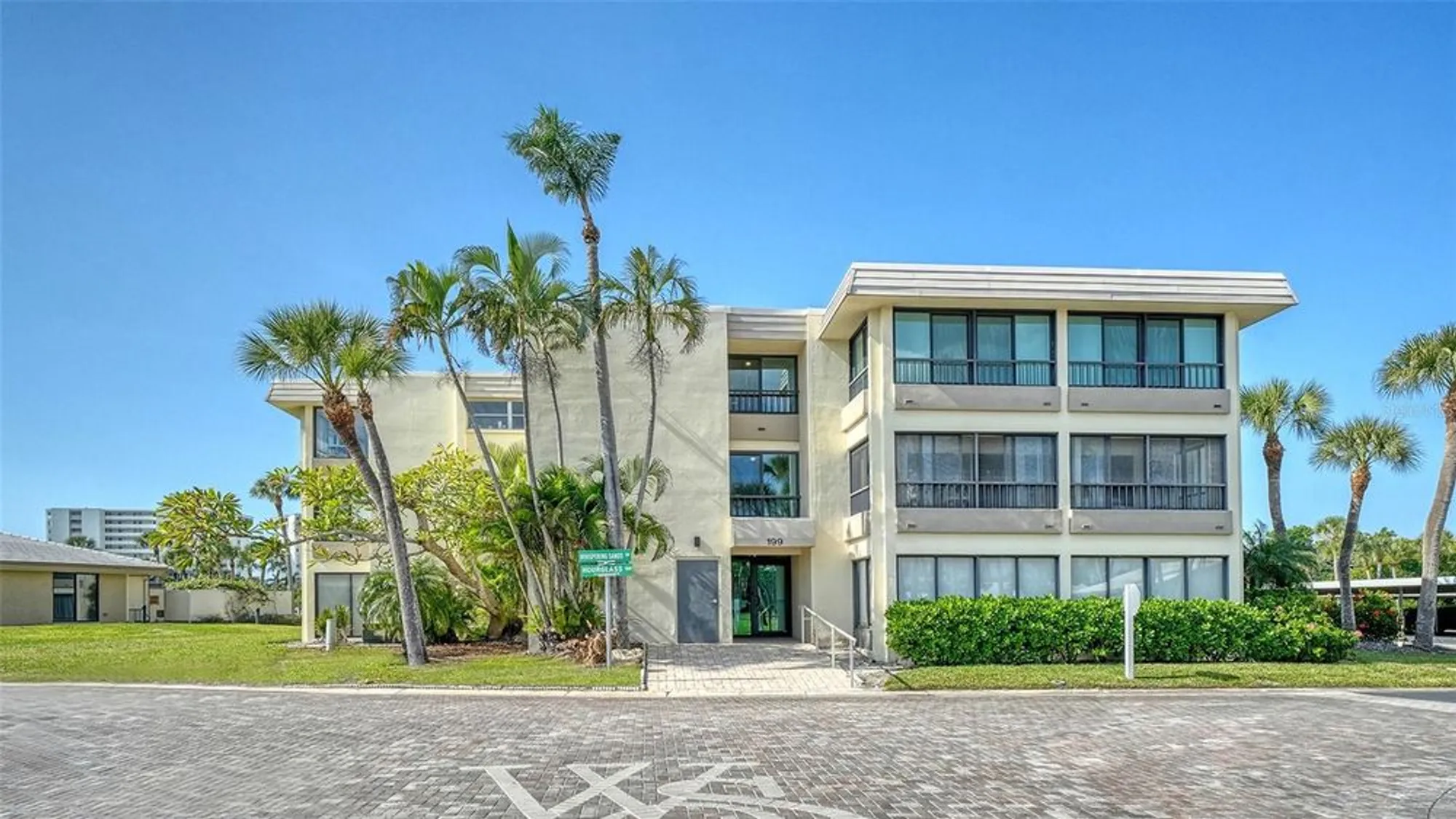 Property Slideshow image 4 of 71 | 199 whispering sands dr apt 201, Sarasota, FL, 34242
