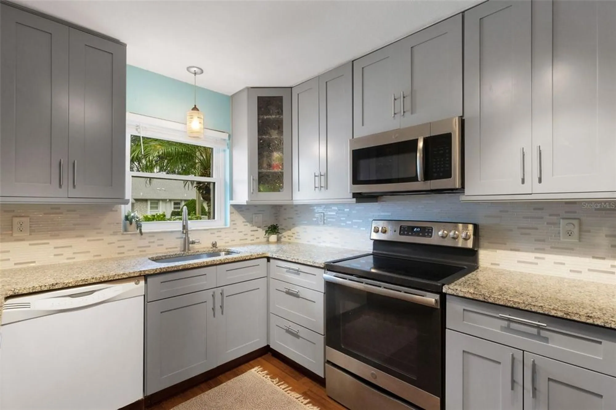 Property Slideshow image 8 of 91 | 1065 tartan dr c, Palm Harbor, FL, 34684