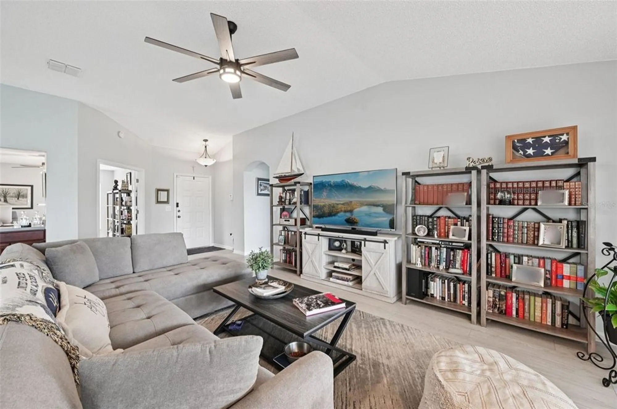 Property Slideshow image 12 of 46 | 2306 emerald lake dr, Sun City Center, FL, 33573