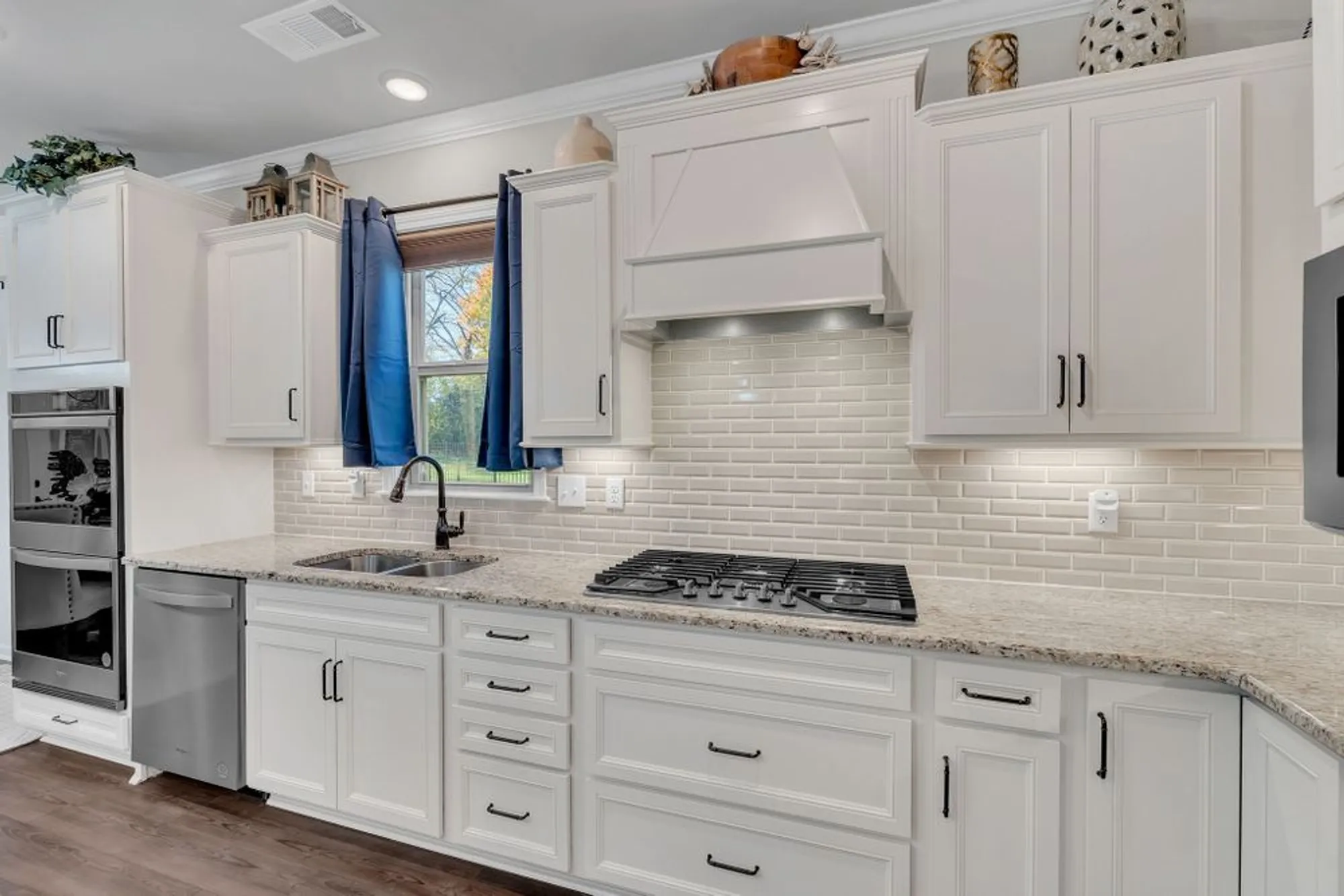 Property Slideshow image 13 of 65 | 2061 hardin pl, Spring Hill, TN, 37174