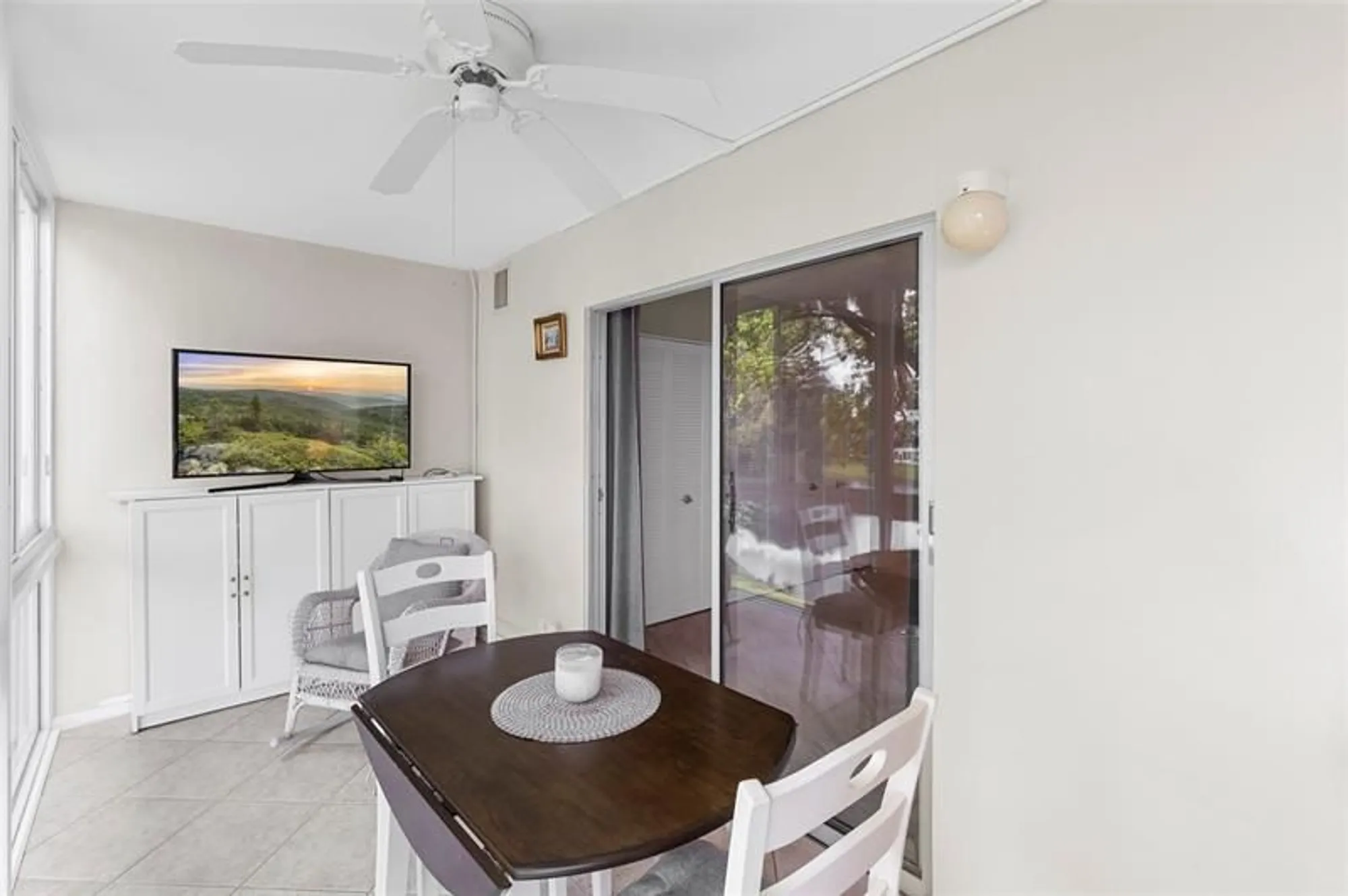 Property Slideshow image 4 of 49 | 3028 cambridge b # 3028, Deerfield Beach, FL, 33442