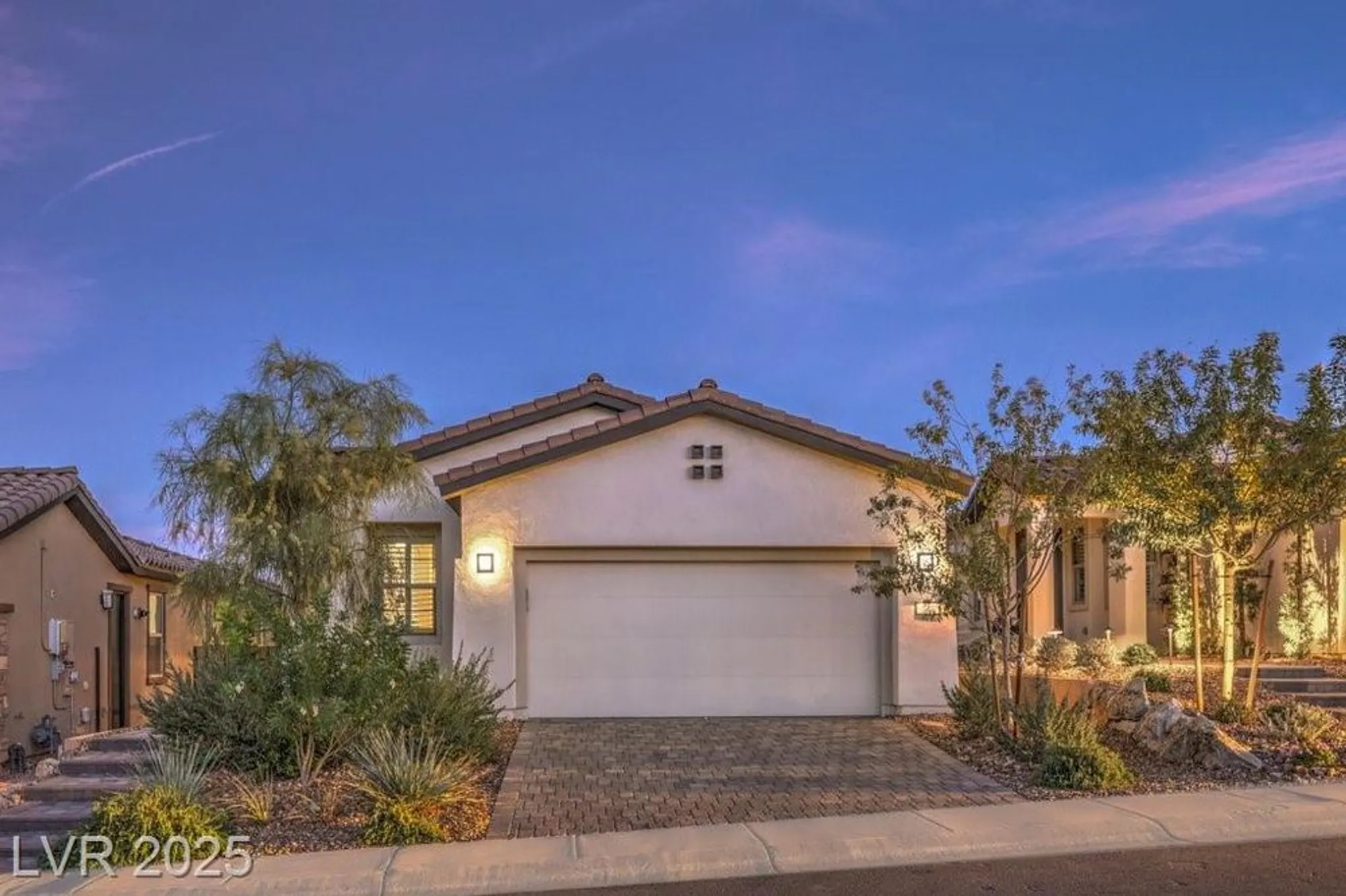 Property Slideshow image 1 of 48 | 70 lake bluff ct, Henderson, NV, 89011